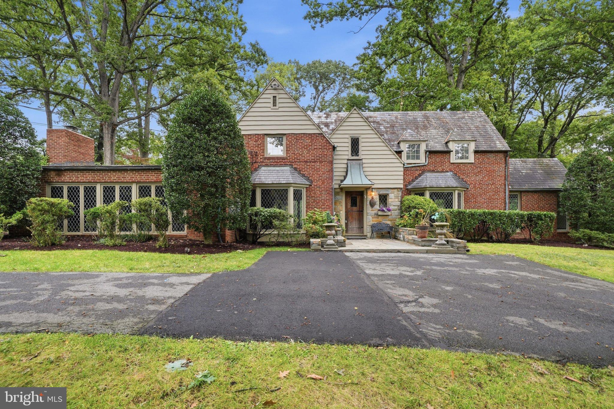 10601 Sweetbriar Parkway
