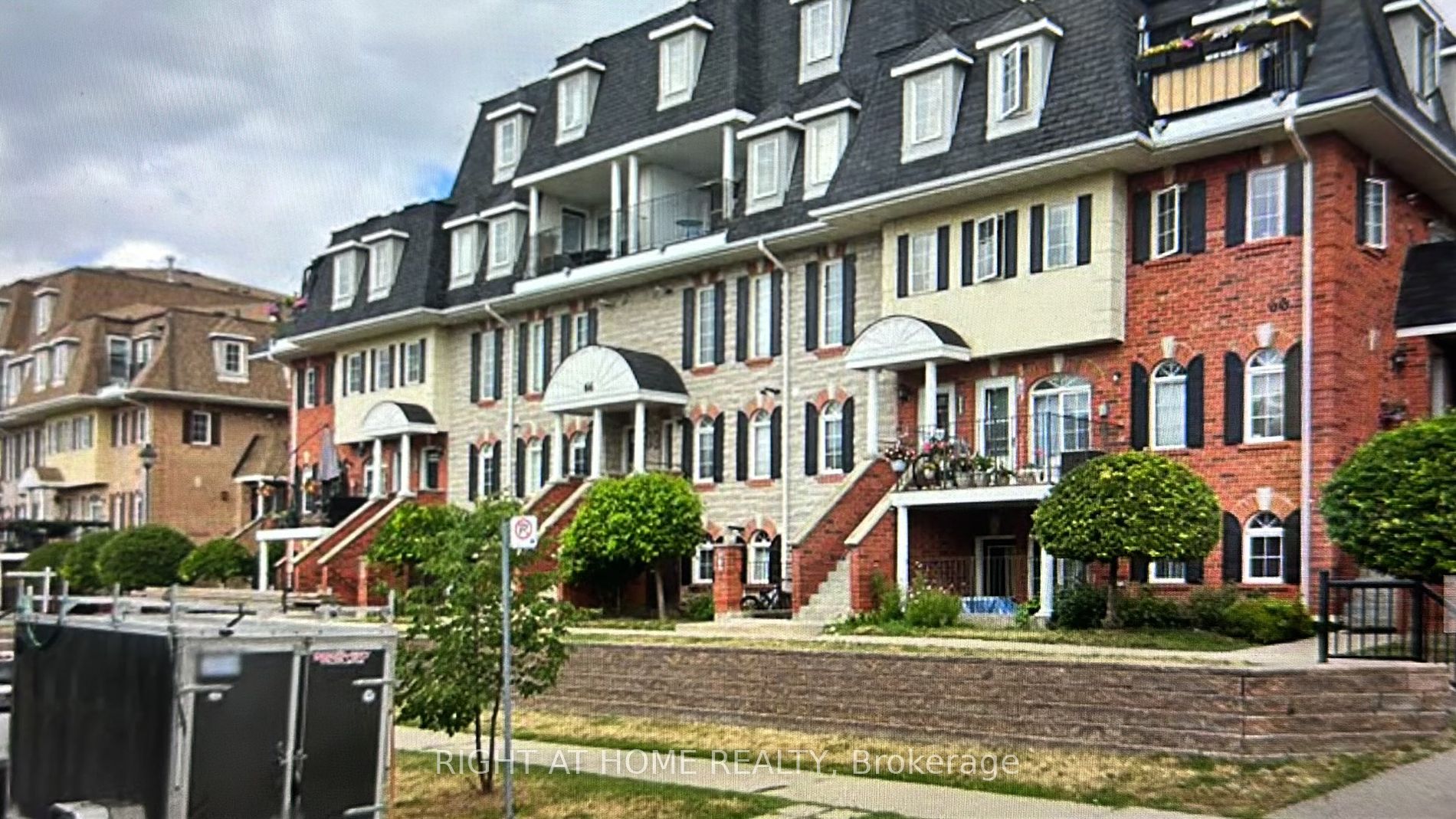 60 Sidney Belsey Cres 103