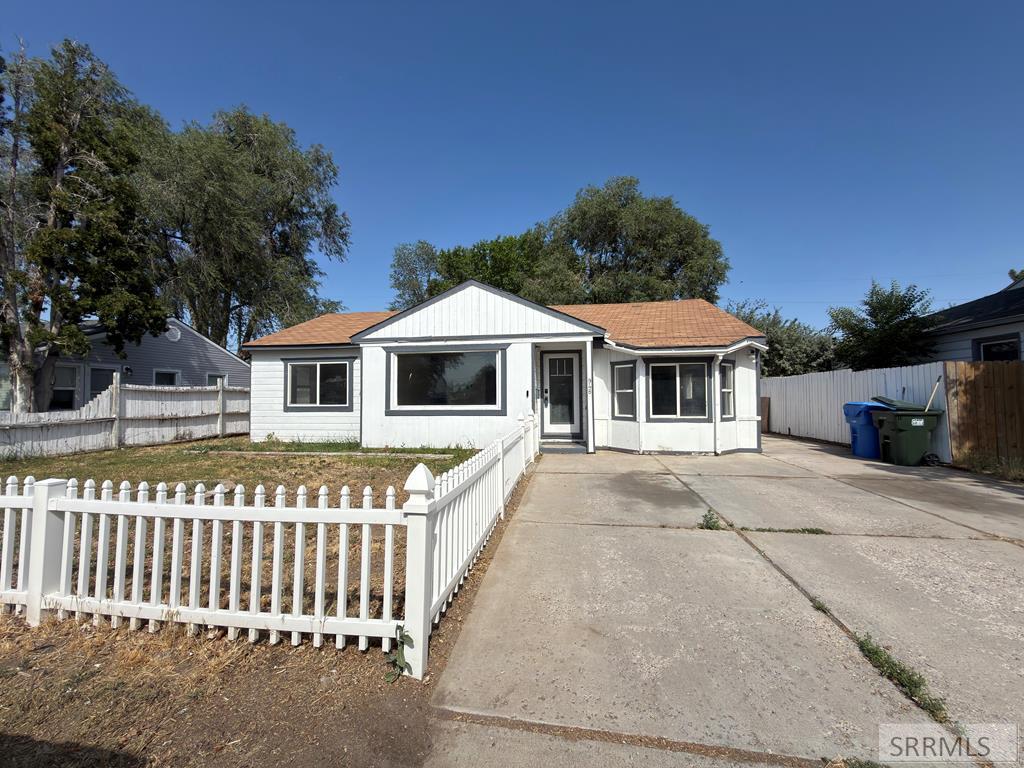 948 Fairbanks Avenue