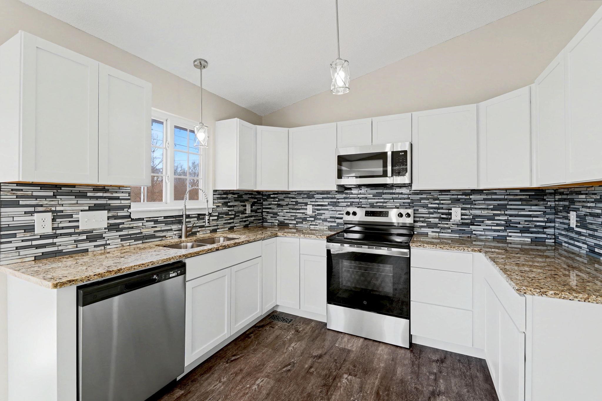 1813 N Pine Grove St