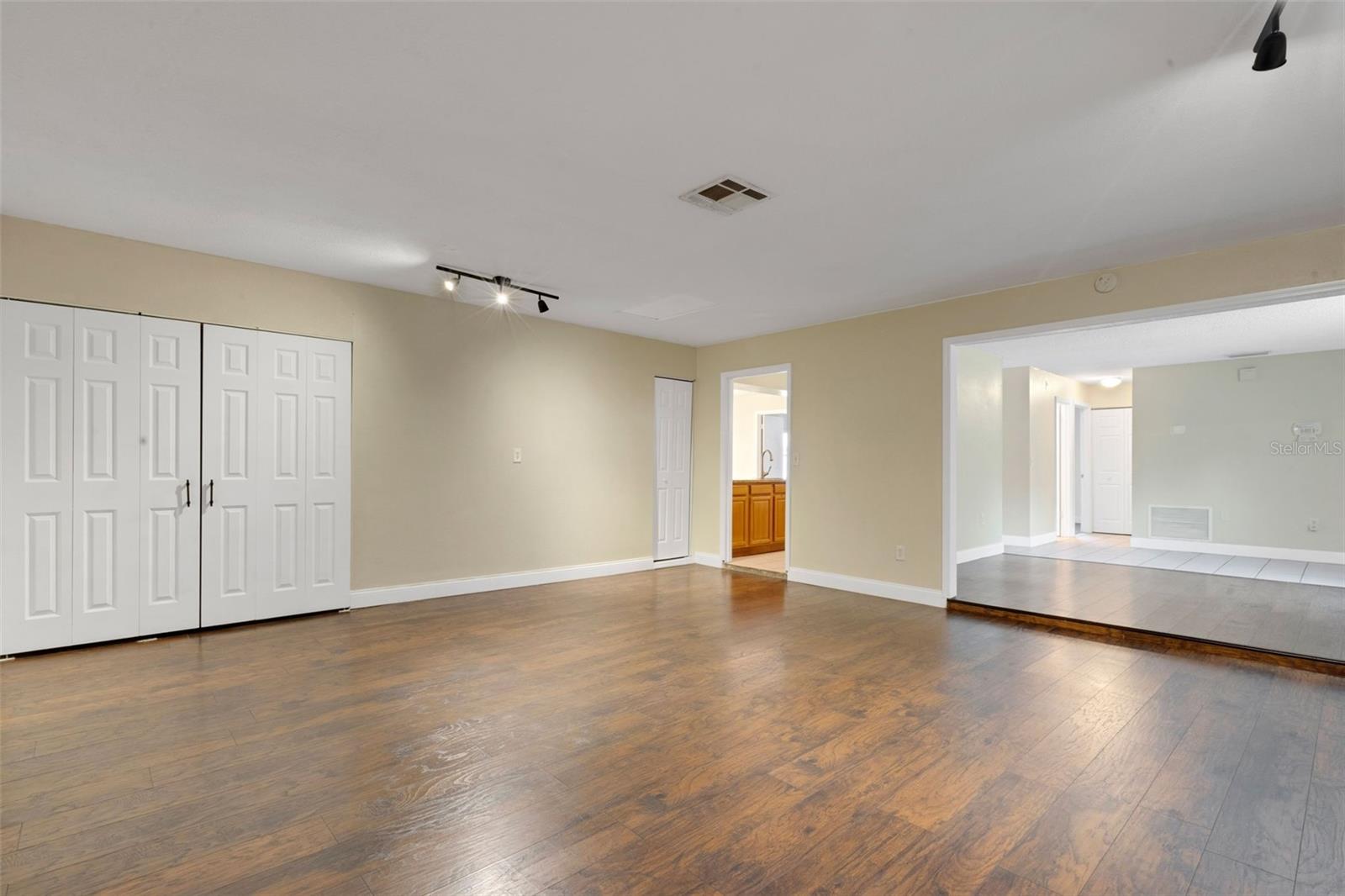 1606 Crystalview Trail