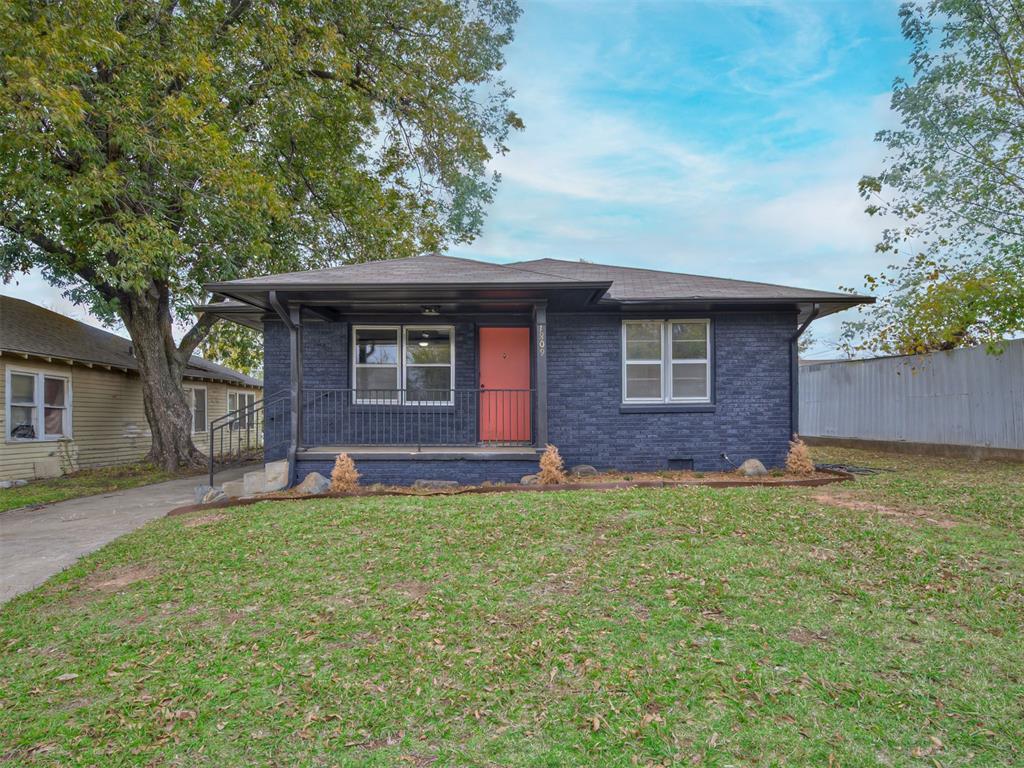 Welcome home to this beautifully updated residence in the highly desirable Military Park addition. This charming property features original hardwood floors that add timeless character throughout. The modern kitchen is equipped with all-new appliances, offering both style and functionality—perfect for everyday living and entertaining. The home includes two generously sized bedrooms and a well-appointed bathroom designed for comfort and convenience. Step outside to enjoy a large backyard, ideal for outdoor entertaining, gardening, or future expansion. A detached two-car garage provides ample parking and storage. Ideally located in the heart of Midtown, you’ll enjoy quick access to local dining, entertainment, and downtown amenities. Don’t miss this exceptional opportunity—schedule your private showing today.