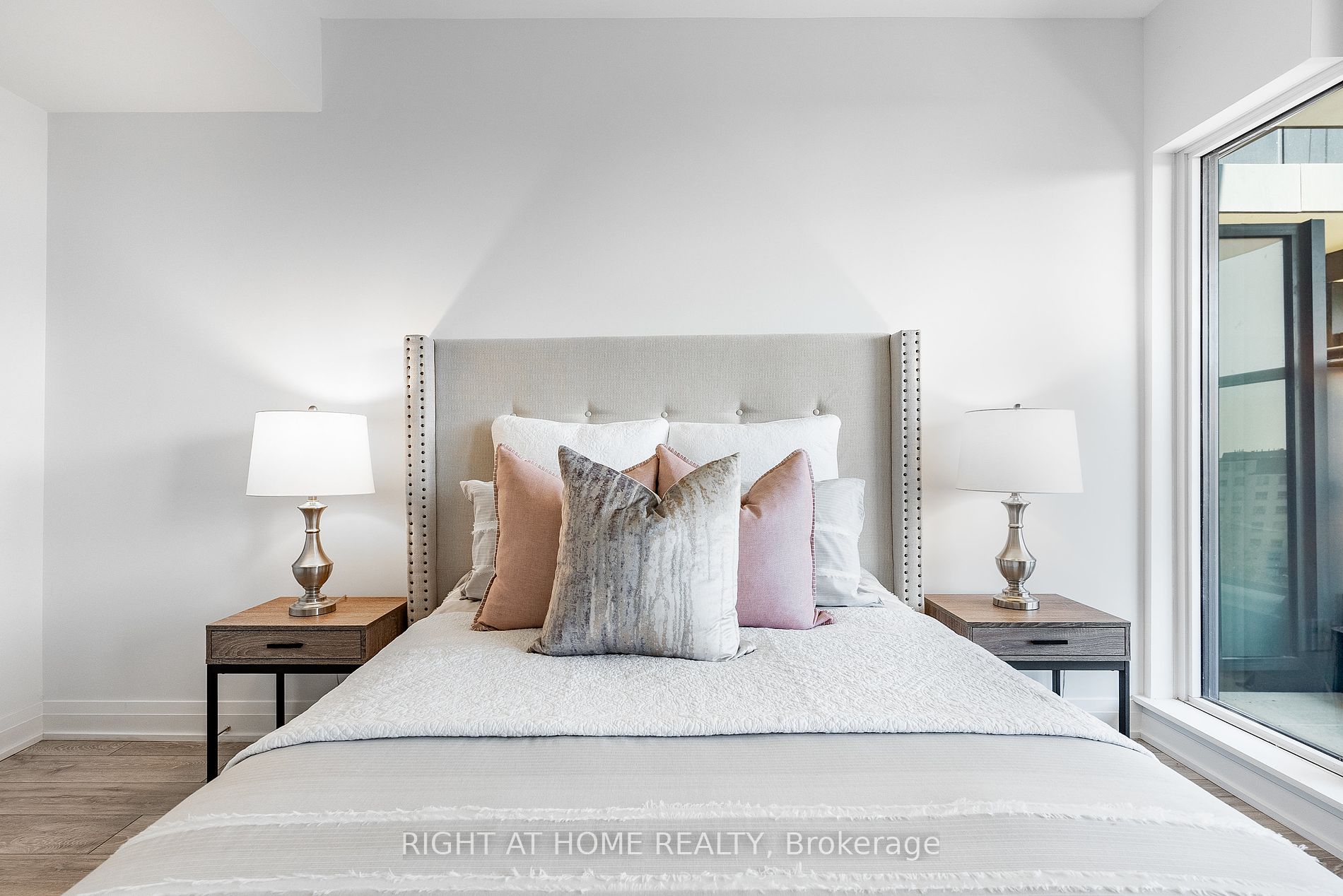 21 E Park St 802