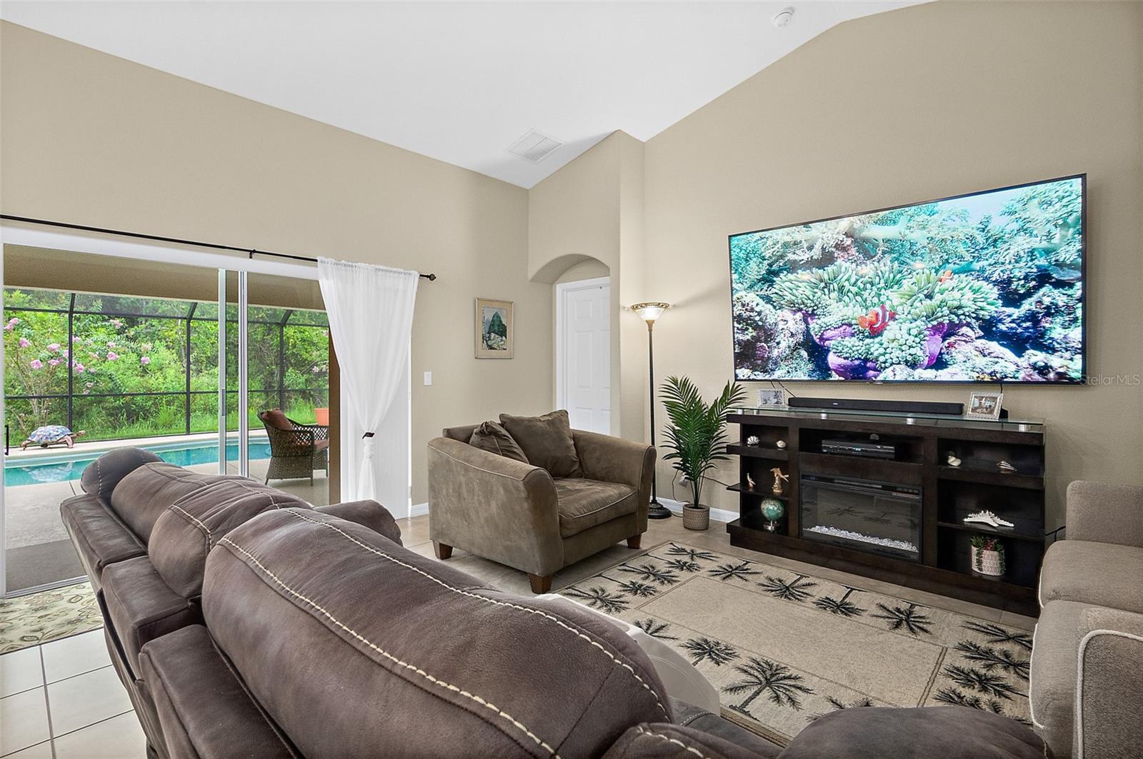 35 Fernmill Lane