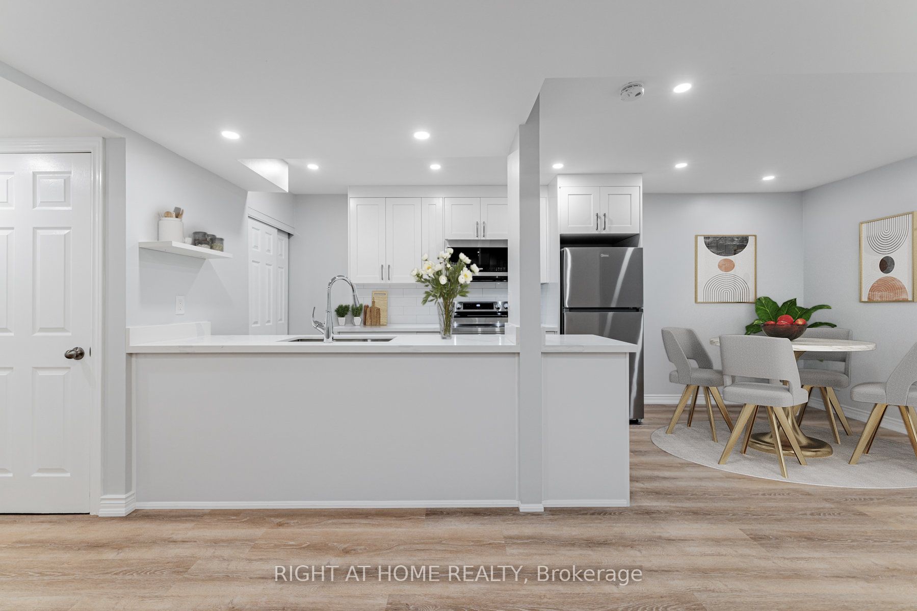 108 W Redpath Ave 26