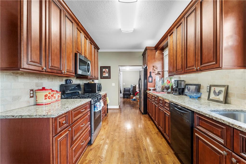 808 N River Boulevard