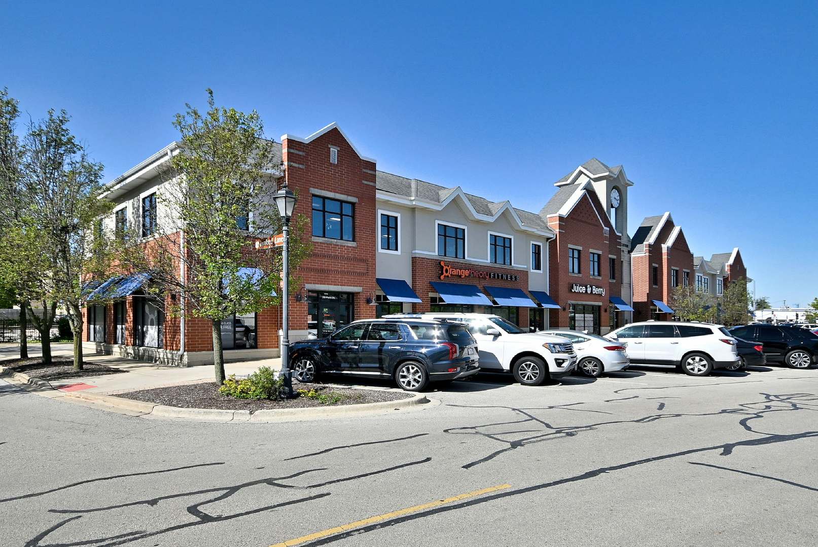 25 E Main Street 202
