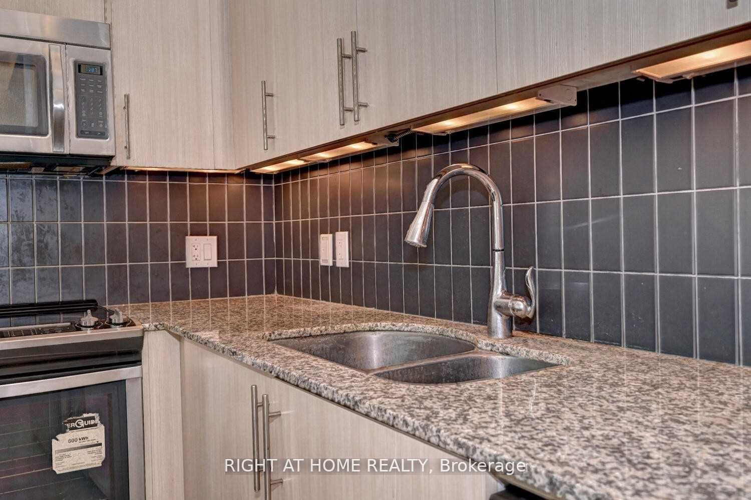 85 W Duke St 105