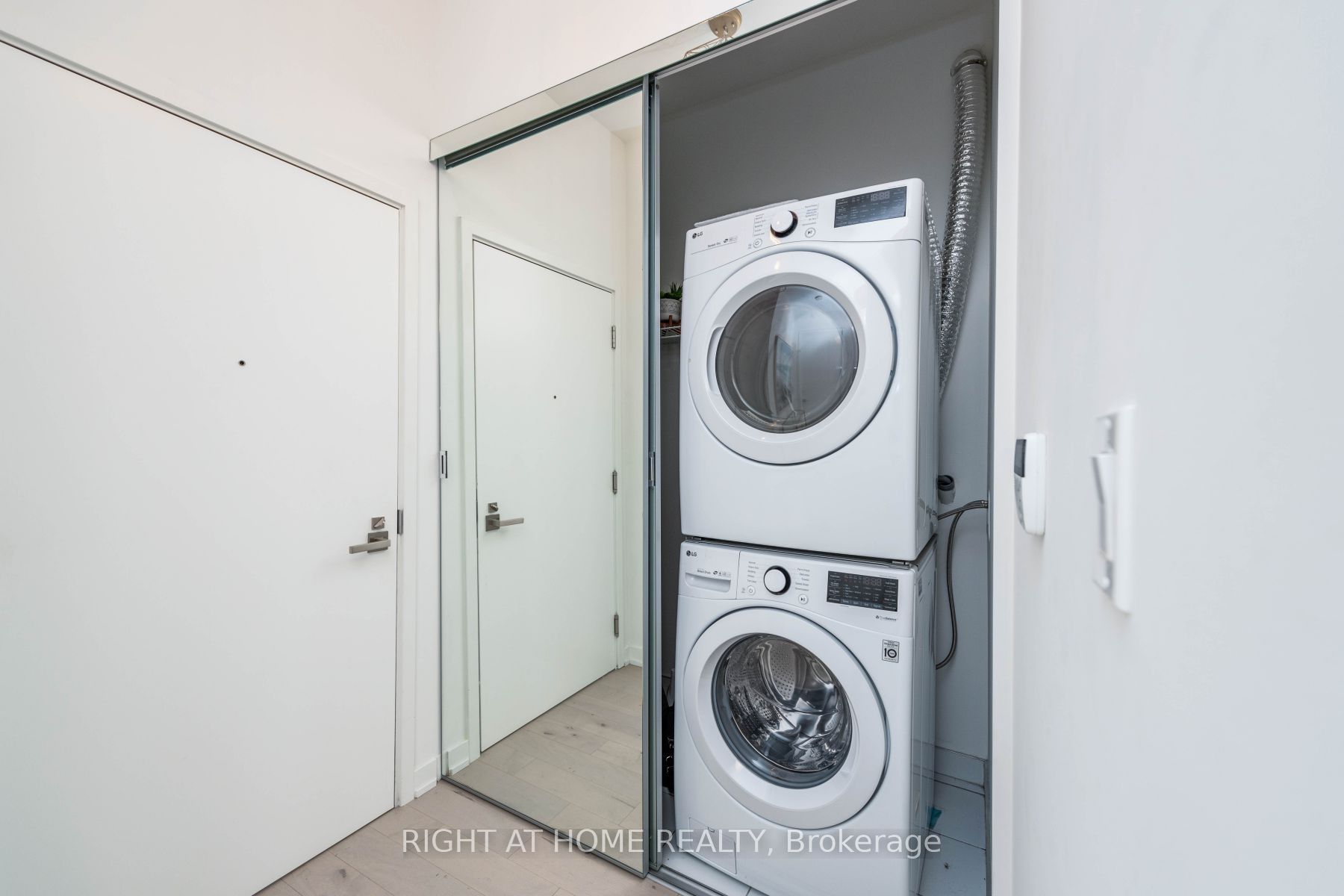 30 Ordnance St Ph2907