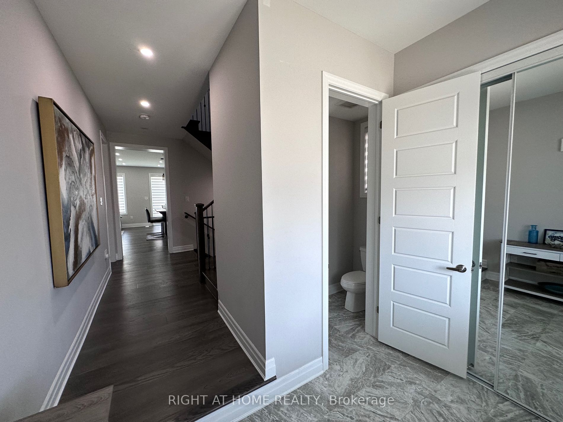 483 Violet Gate