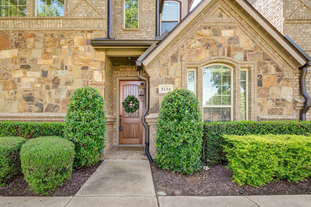 Beautifully maintained townhome tucked inside the exclusive, gated community of Heritage Oaks, where comfort meets elegance in every corner. Offering 3 spacious bedrooms, 2.5 bathrooms, and an upstairs game room, this home is thoughtfully designed for both everyday living and special moments. Step inside and be greeted by soaring 20' ceilings, a striking spiral staircase, and rich hard wood floors that flow throughout. The heart of the home is the chef’s kitchen, complete with a generous granite island, custom cabinetry with under lighting, stainless steel appliances, and a walk-in pantry, perfect for entertaining. The private primary suite is a true retreat, featuring a relaxing jetted tub, separate walk-in shower, double vanities, and an expansive closet designed for organization and ease. Enjoy peace of mind knowing the HOA covers all exterior maintenance and repairs from the irrigation, landscape and roof to the back yard fence. Located just a short stroll from award-winning GCISD schools, top-tier shopping, and dining, plus quick access to DFW Airport, this home offers both lifestyle and convenience in one perfect package.