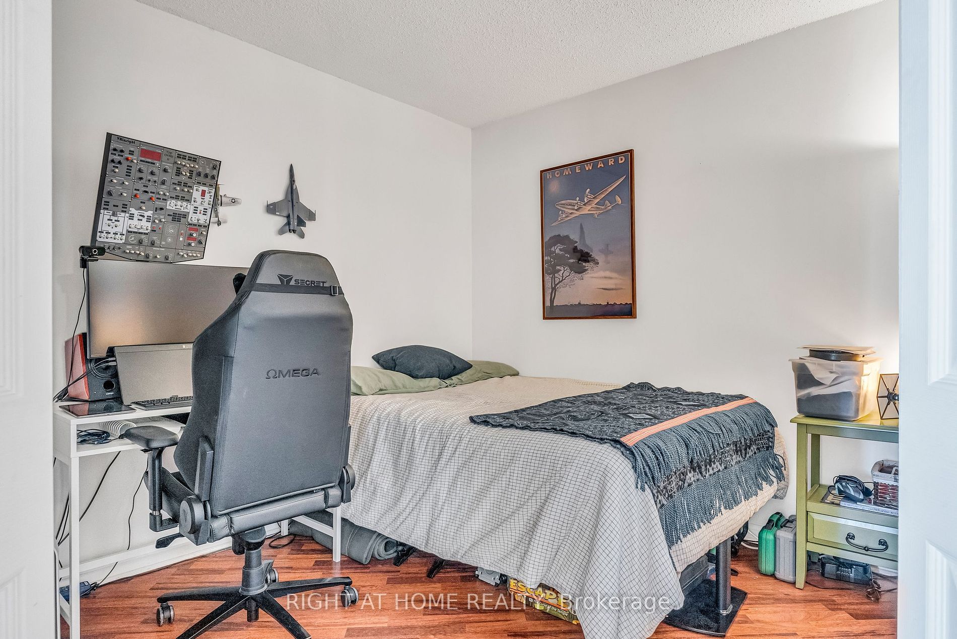 650 W Lawrence Ave 405