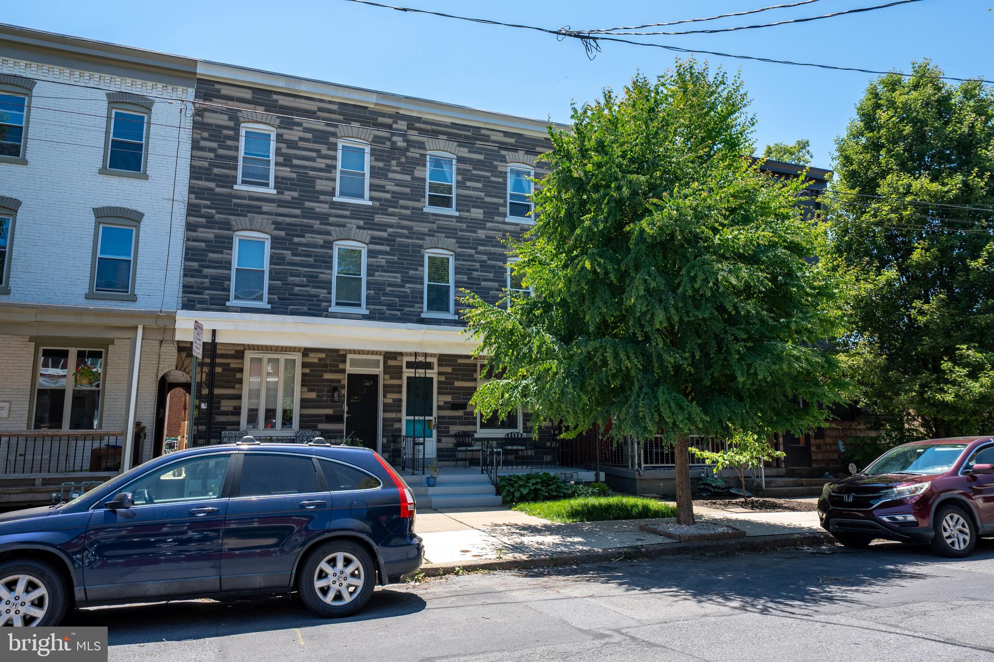 22 E Ross Street