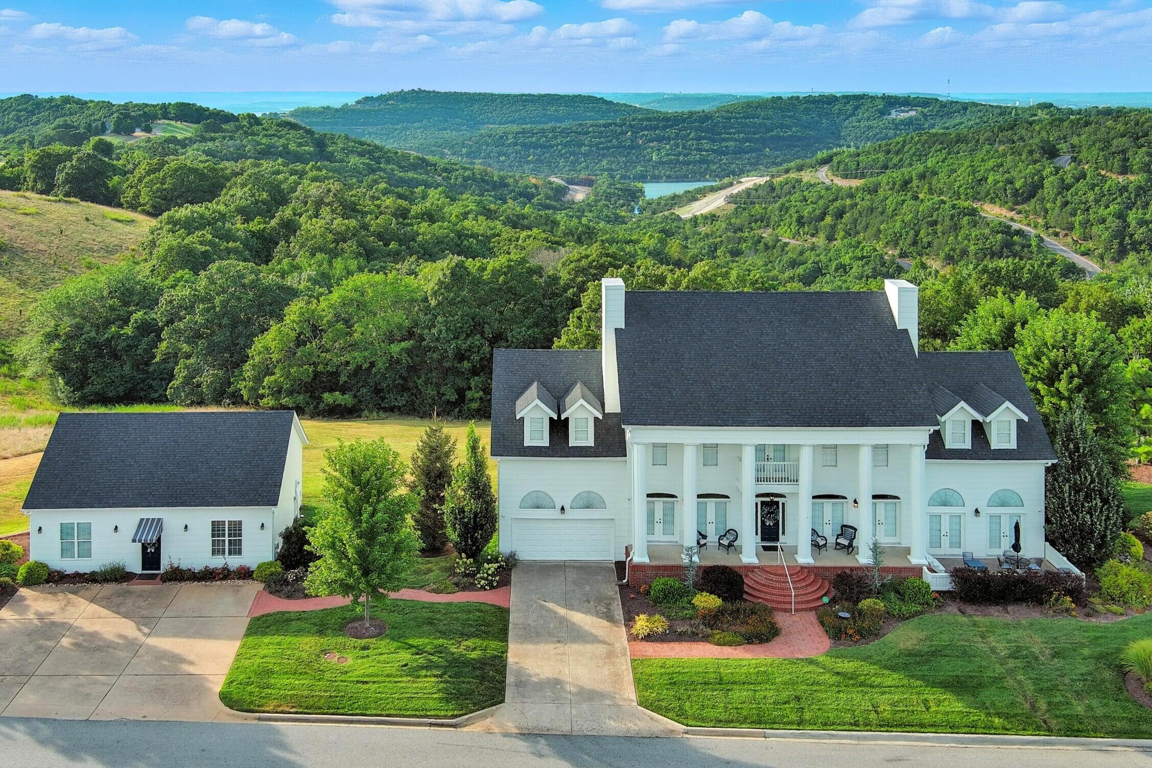 160 Emerald Pointe Drive