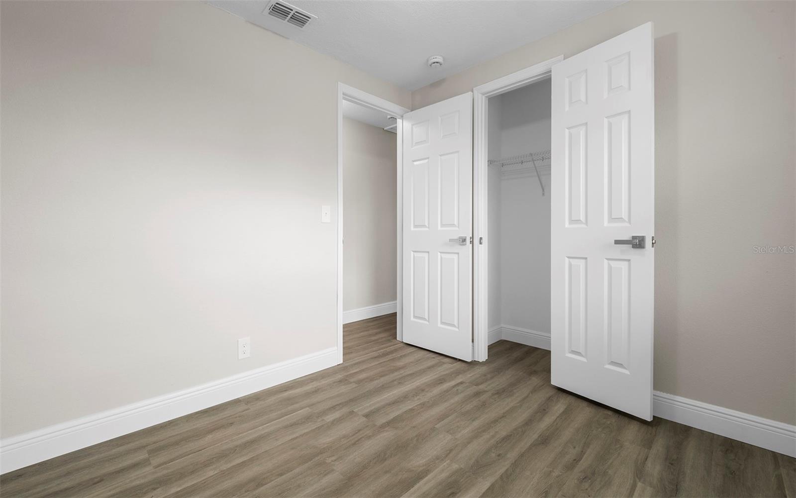 3601 E Giddens Avenue