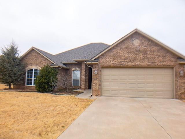 Beautiful home for rent in Edmond in the DEER CREEK SCHOOLS! Gated community, neighborhood park, walking distance to Deer Creek Elementary! 4 bedroom, or 3 bedrooms plus an office! Open, flowing floor plan, beautiful woodwork and cabinetry. Inviting brick backsplash, custom painted island, gas cooktop!
