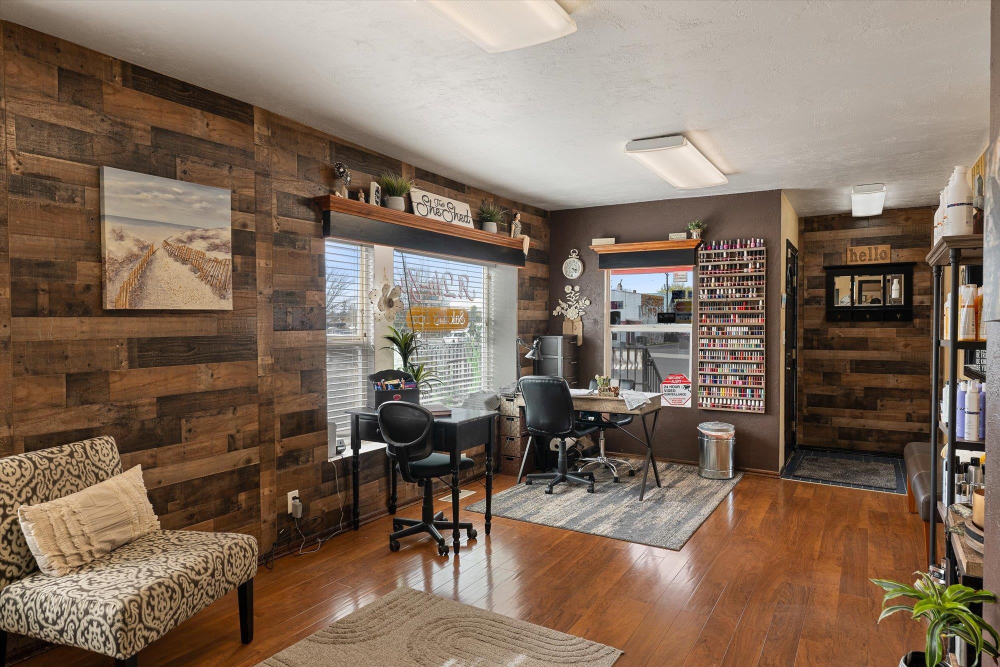 1321 W Northwest Blvd