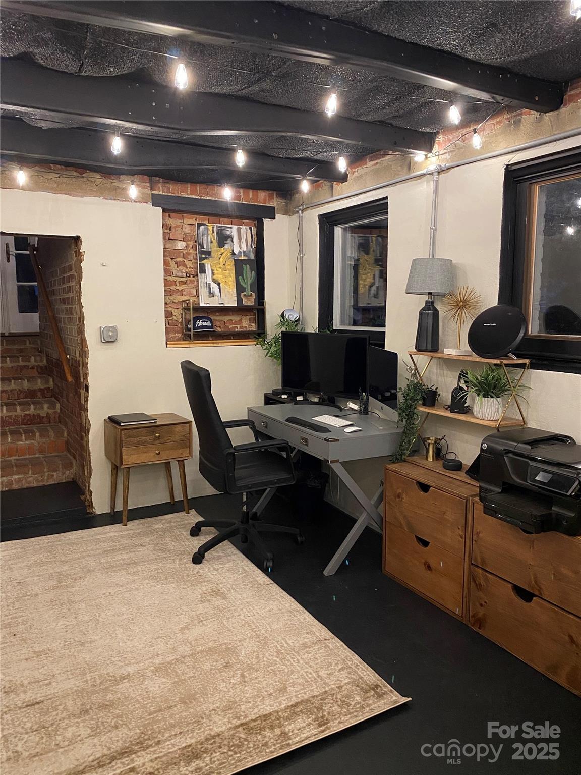 907 N Charlotte Avenue