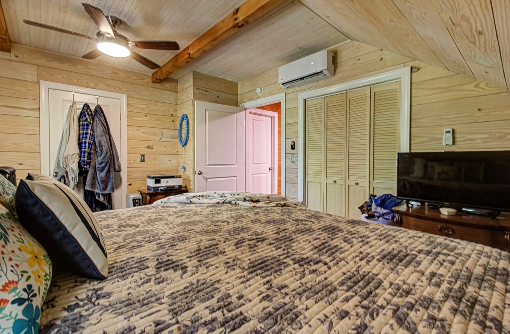 2240 Smith Mountain Rd