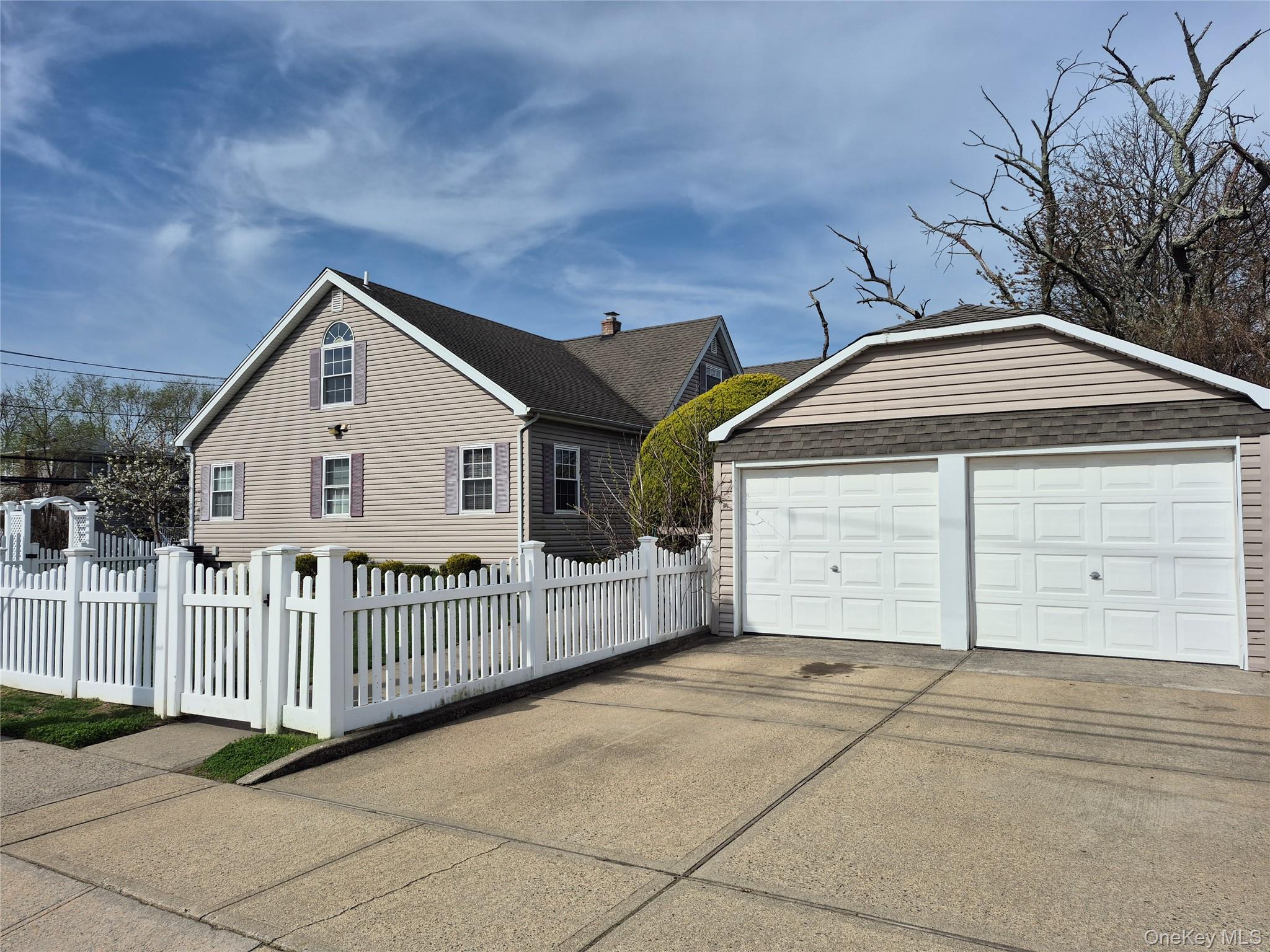 9 ( 45 ) E Henrietta Avenue