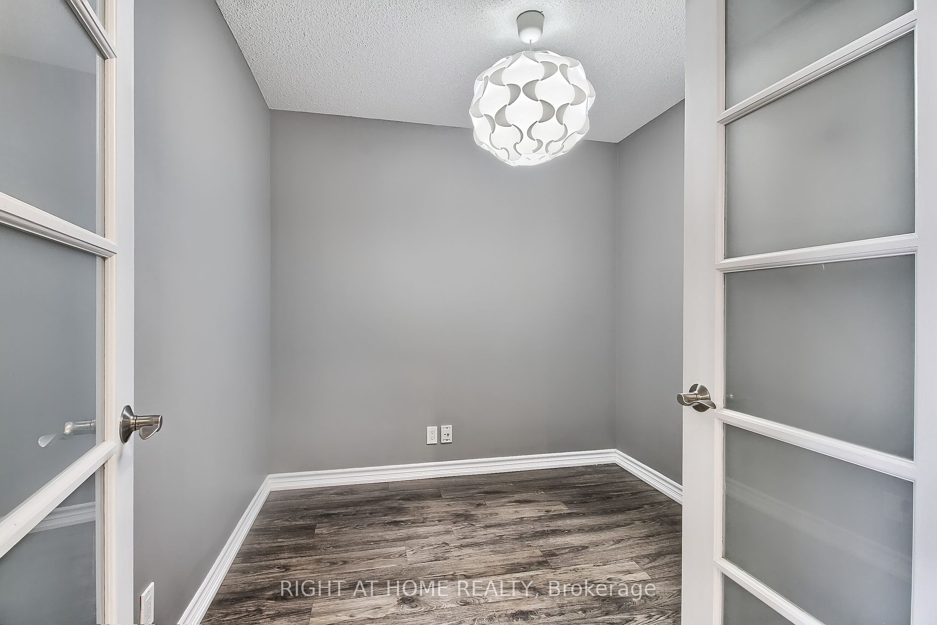 18 E Harding Blvd 223
