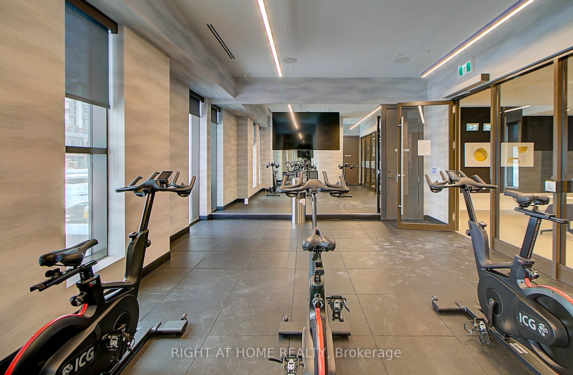 2550 N Simcoe St 2407