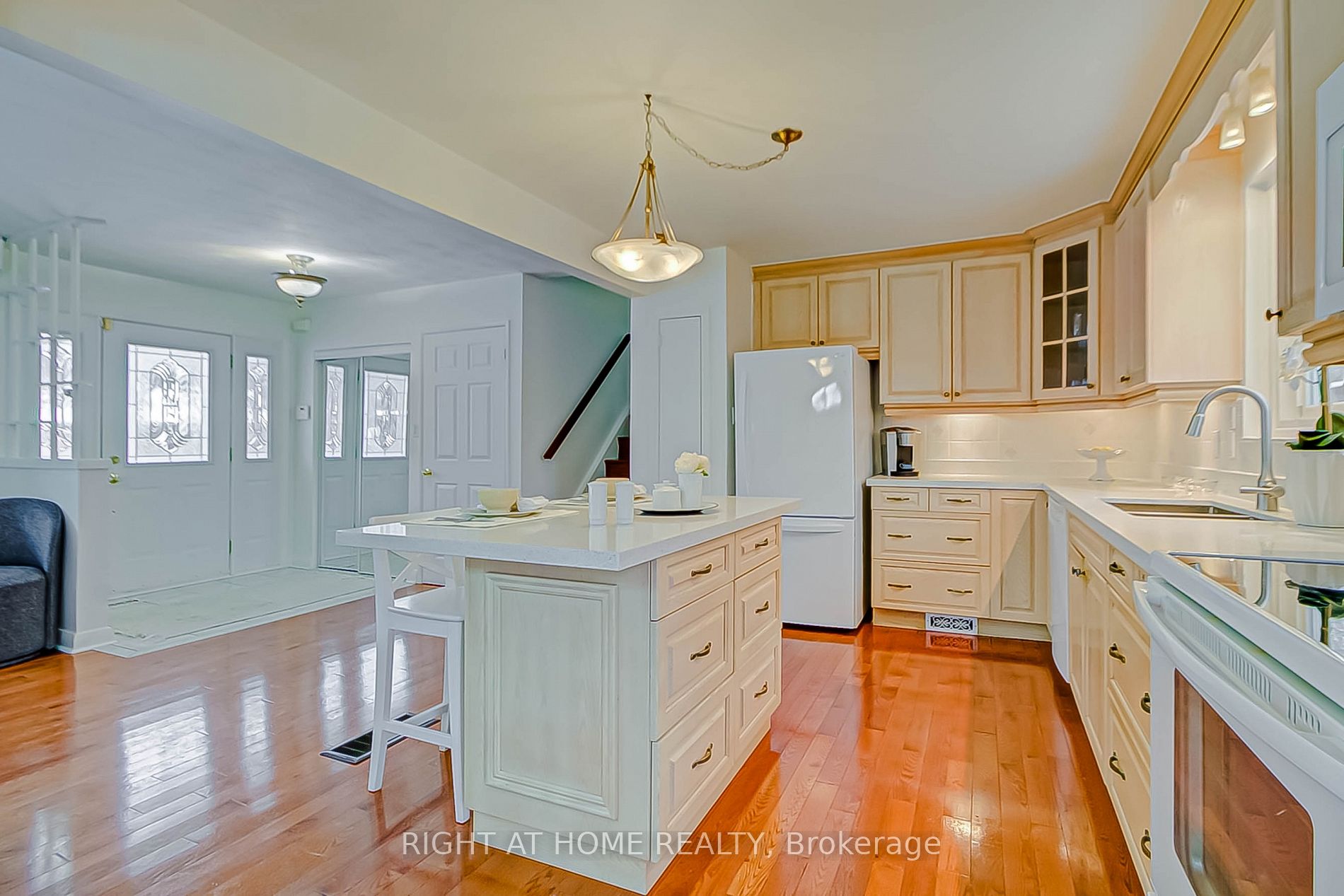130 Cultra Sq