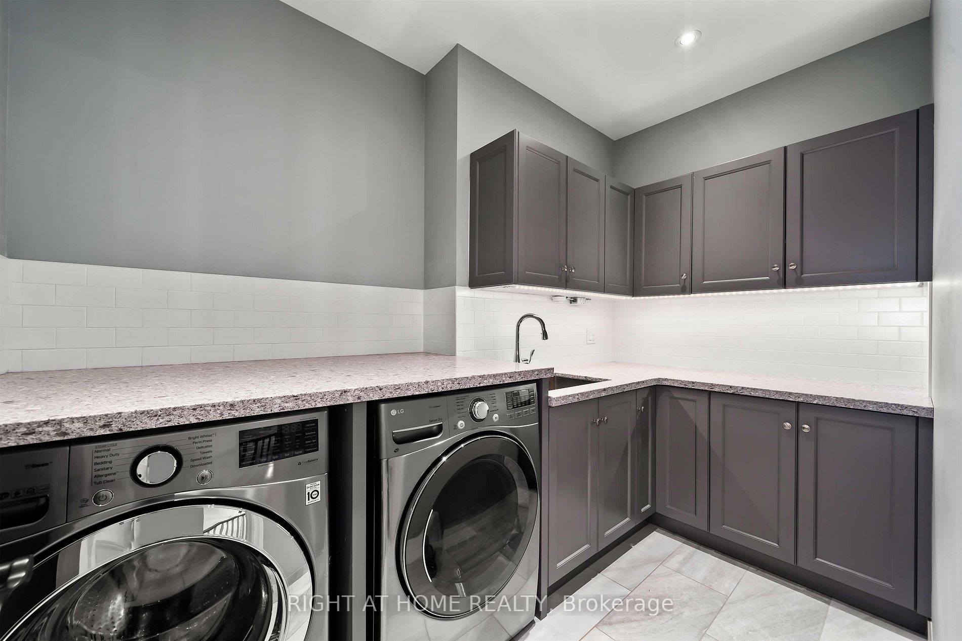 1338 Tansley Dr