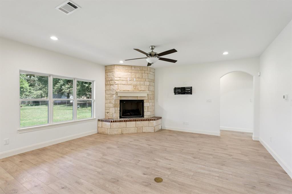 1702 Kings Lane