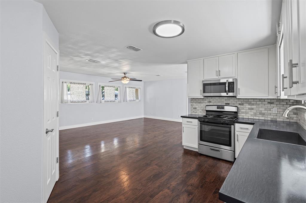 3350 Kingsbury Avenue