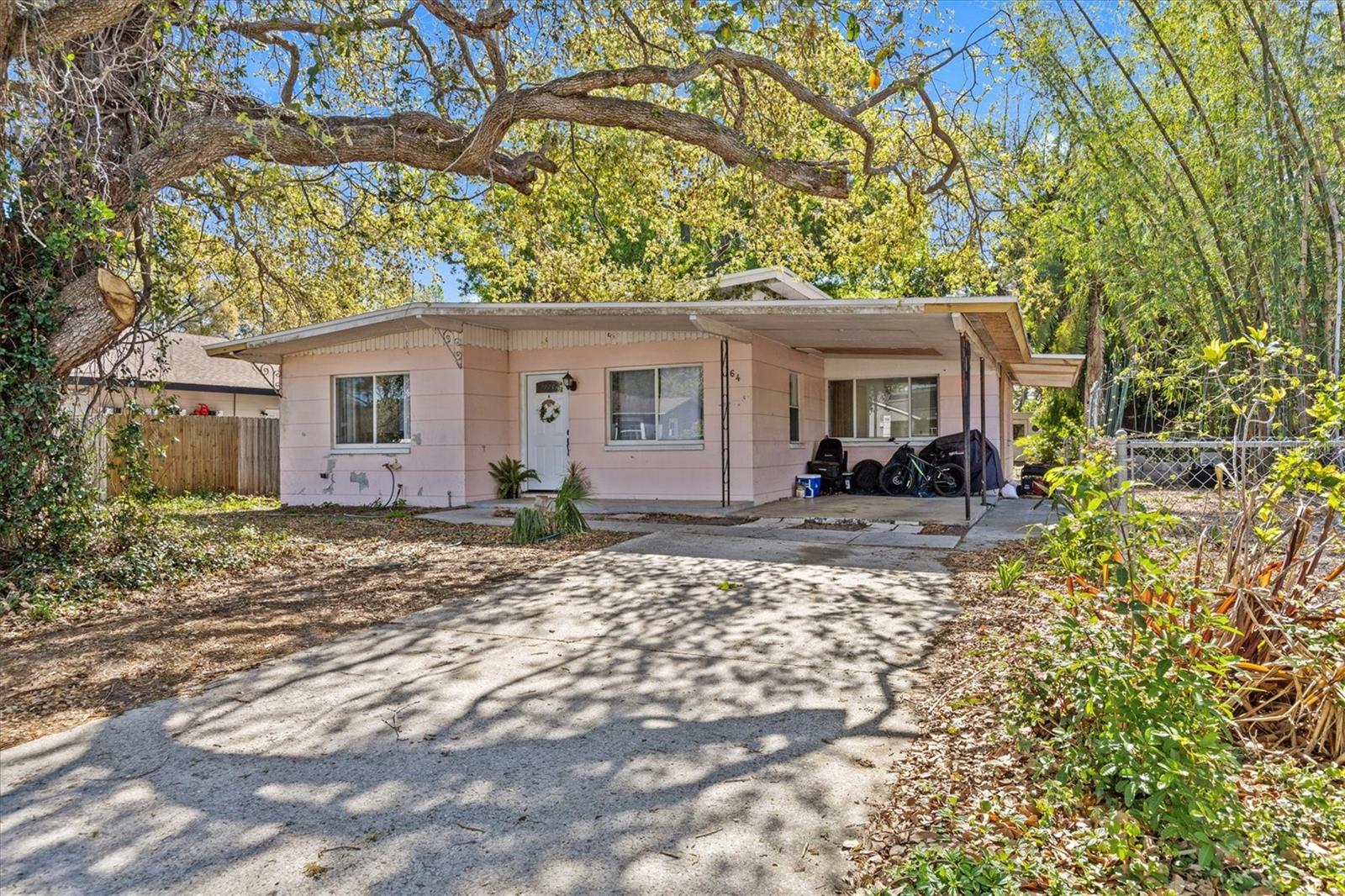 164 NW Lincoln Circle N