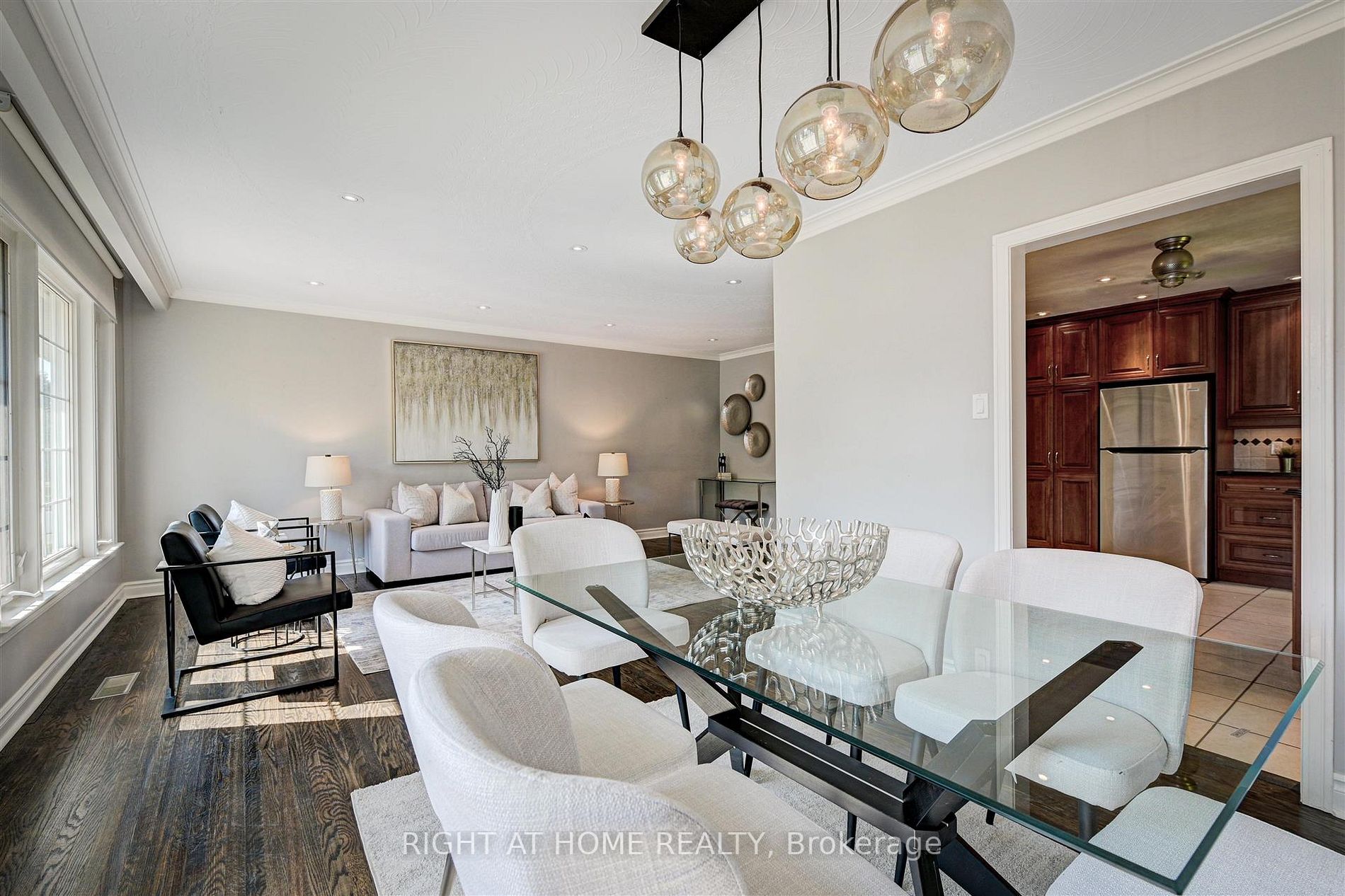 34 Ruscica Dr