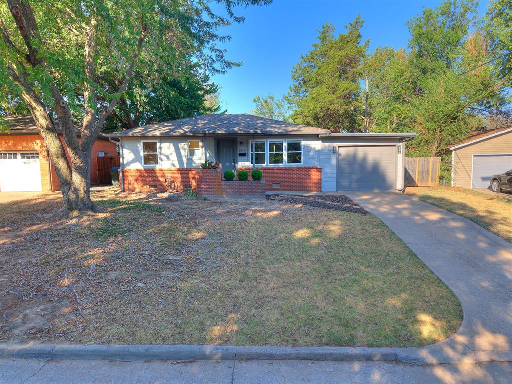 Don’t miss the opportunity to own a campus gem! This Charming Newly Remodeled home is walkable to the excitement of the OU football stadium and campus  This Amazing home includes  a beautifully renovated kitchen  with stunning new quartz counter tops and backsplash, new flooring, lighting, paint, and new appliances!  Washer/dryer replaced in 2025 and stays with the home!. The bathroom has been  elegantly  remodeled from top to bottom! New interior paint,  beautiful original hardwood floors, double hung Pella windows! Replaced Heat & AC 2023 and  Hot water tank 2022! Excellent opportunity  for college students, investors, or anyone wanting to be close to   the University of Oklahoma , OU football stadium, Madison Elementary, OU Recreation Soccer Fields, OU golf course, and OU duck pond in Brandt Park, and Reaves Park!