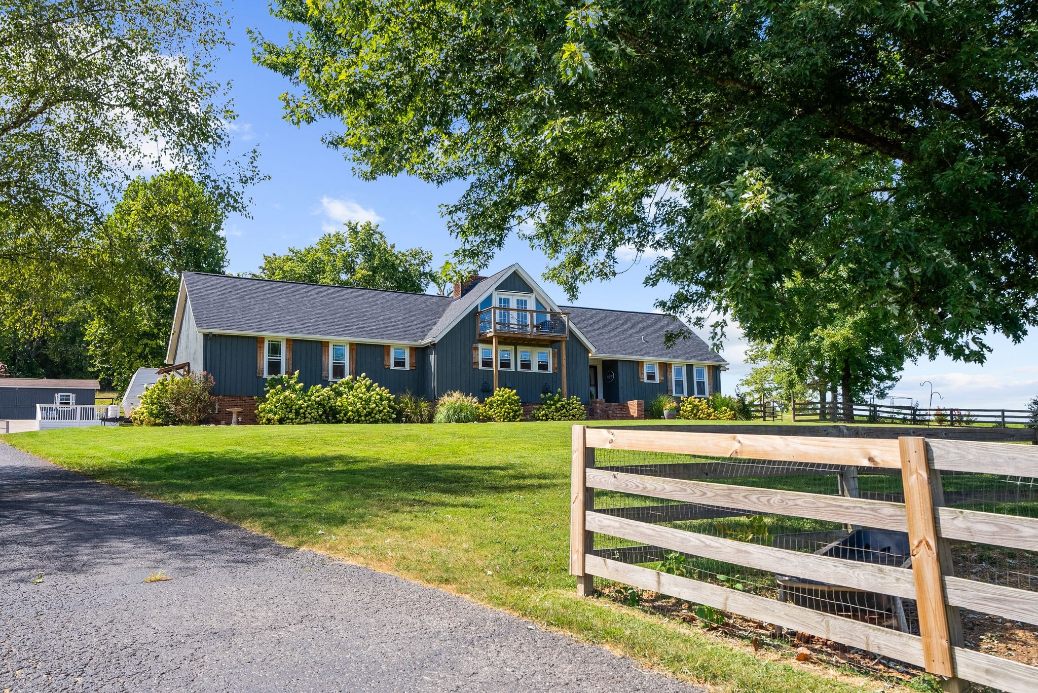 1633 Saundersville Rd