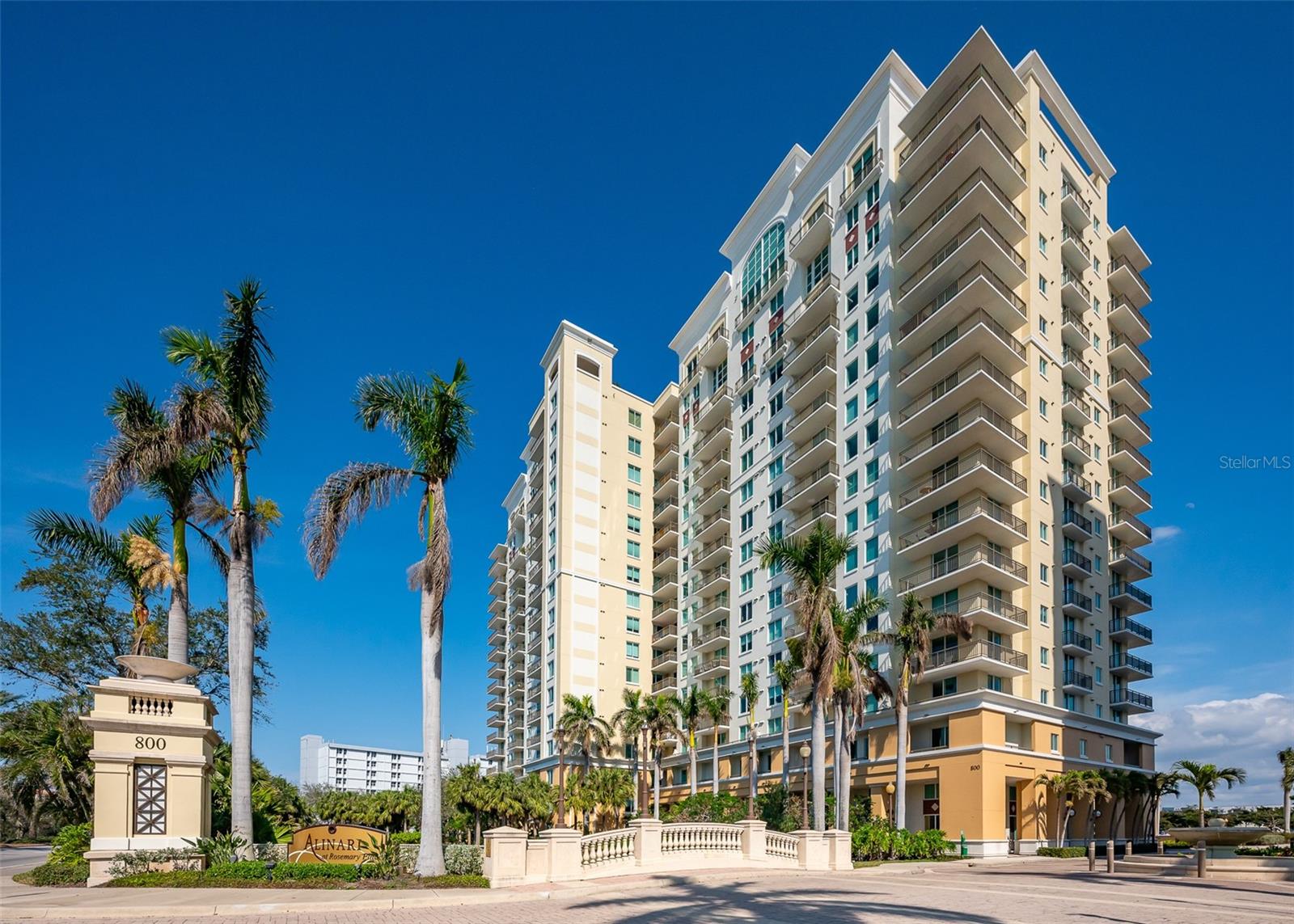 800 N Tamiami Trail 815
