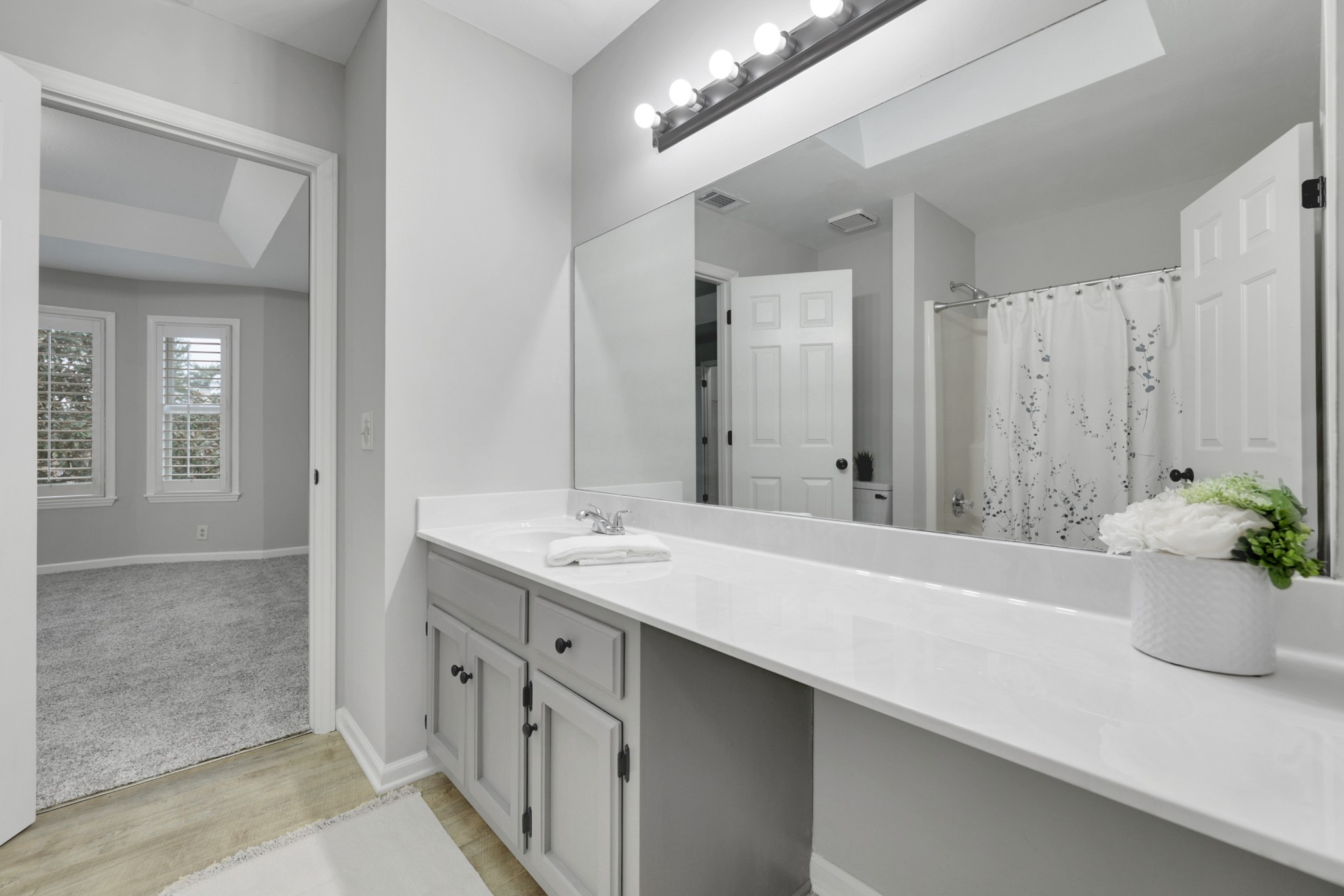 304 Hillside Ct