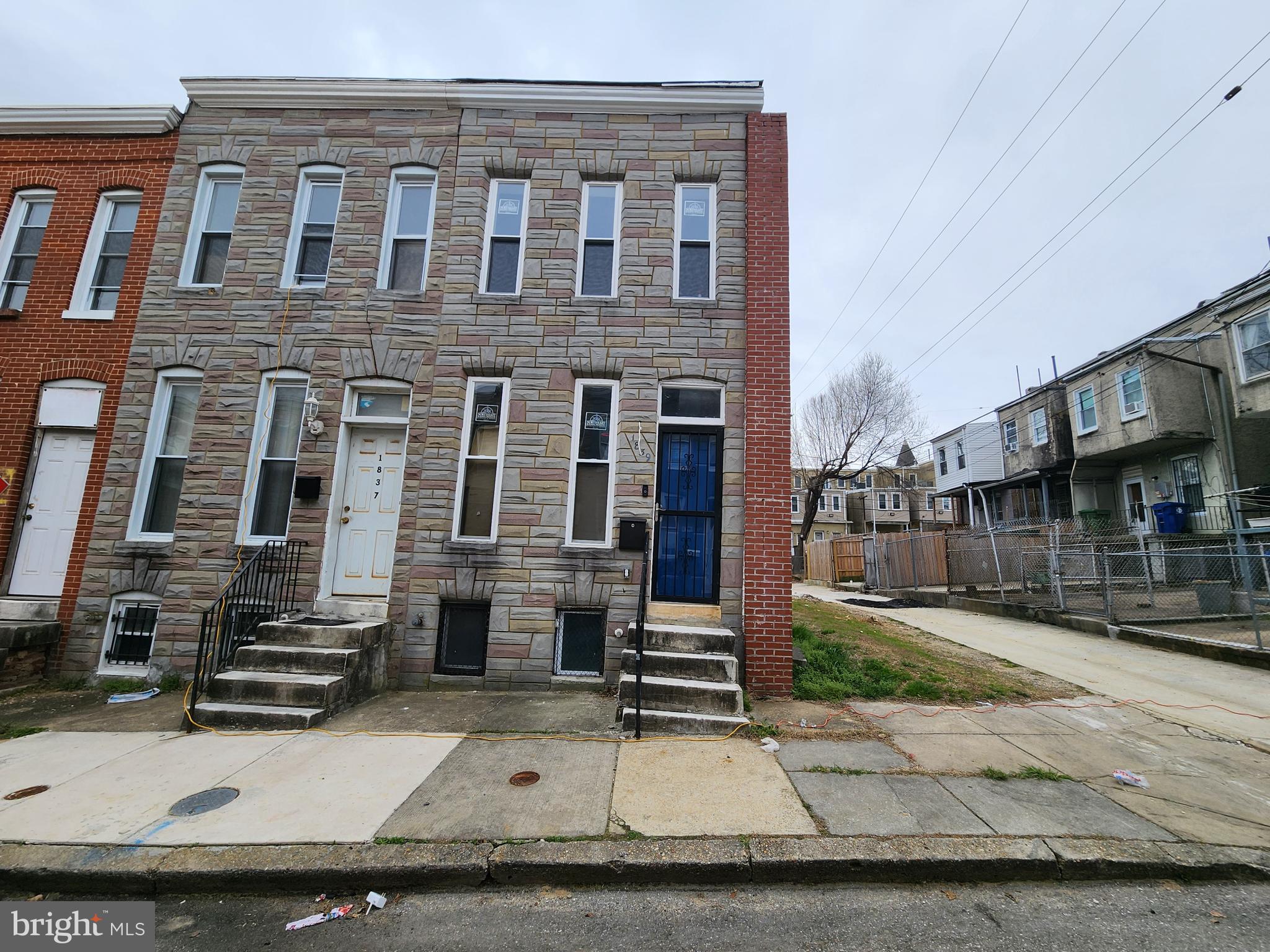 1839 WFairmount Ave  