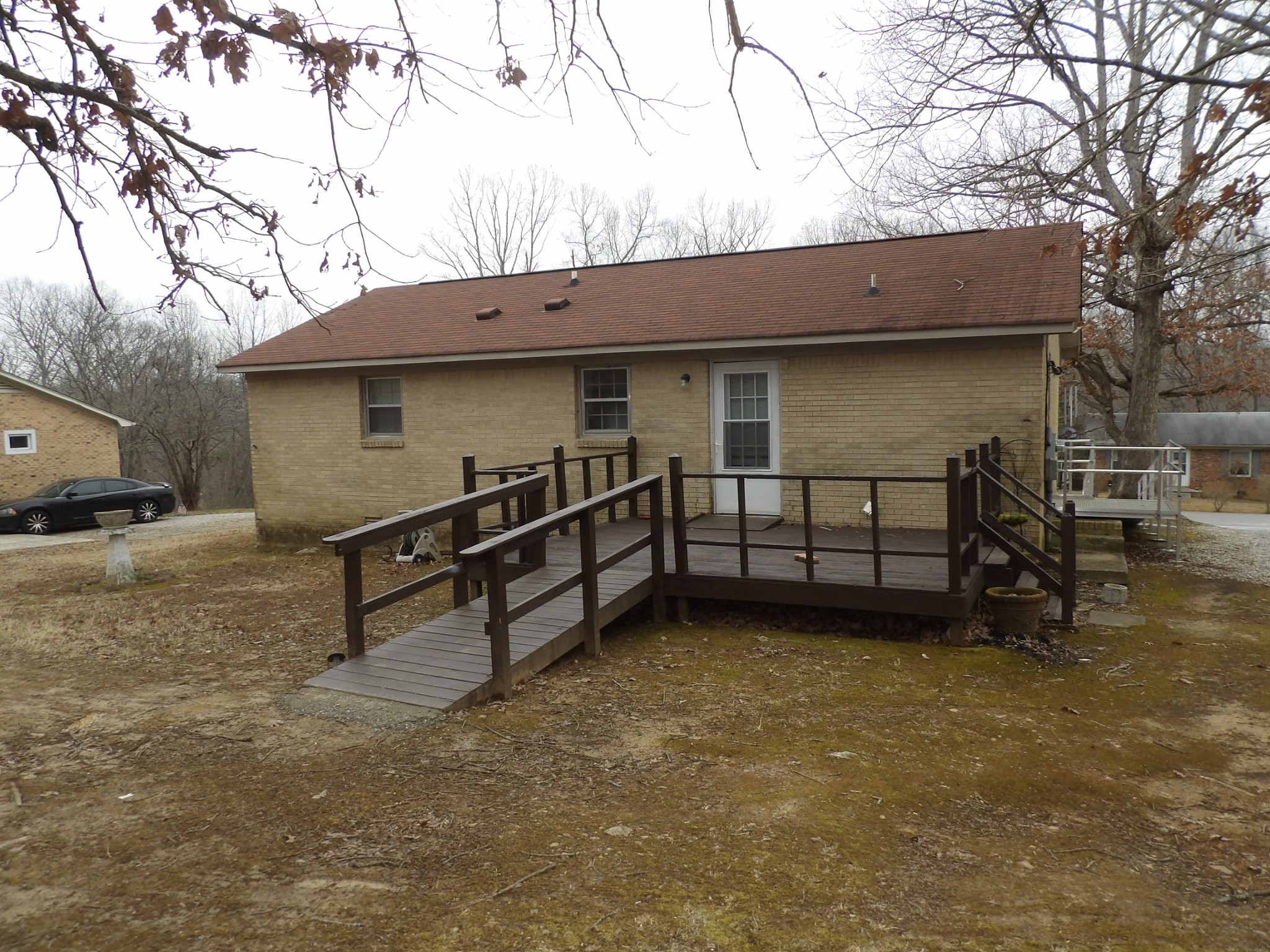 121 Eze Ave