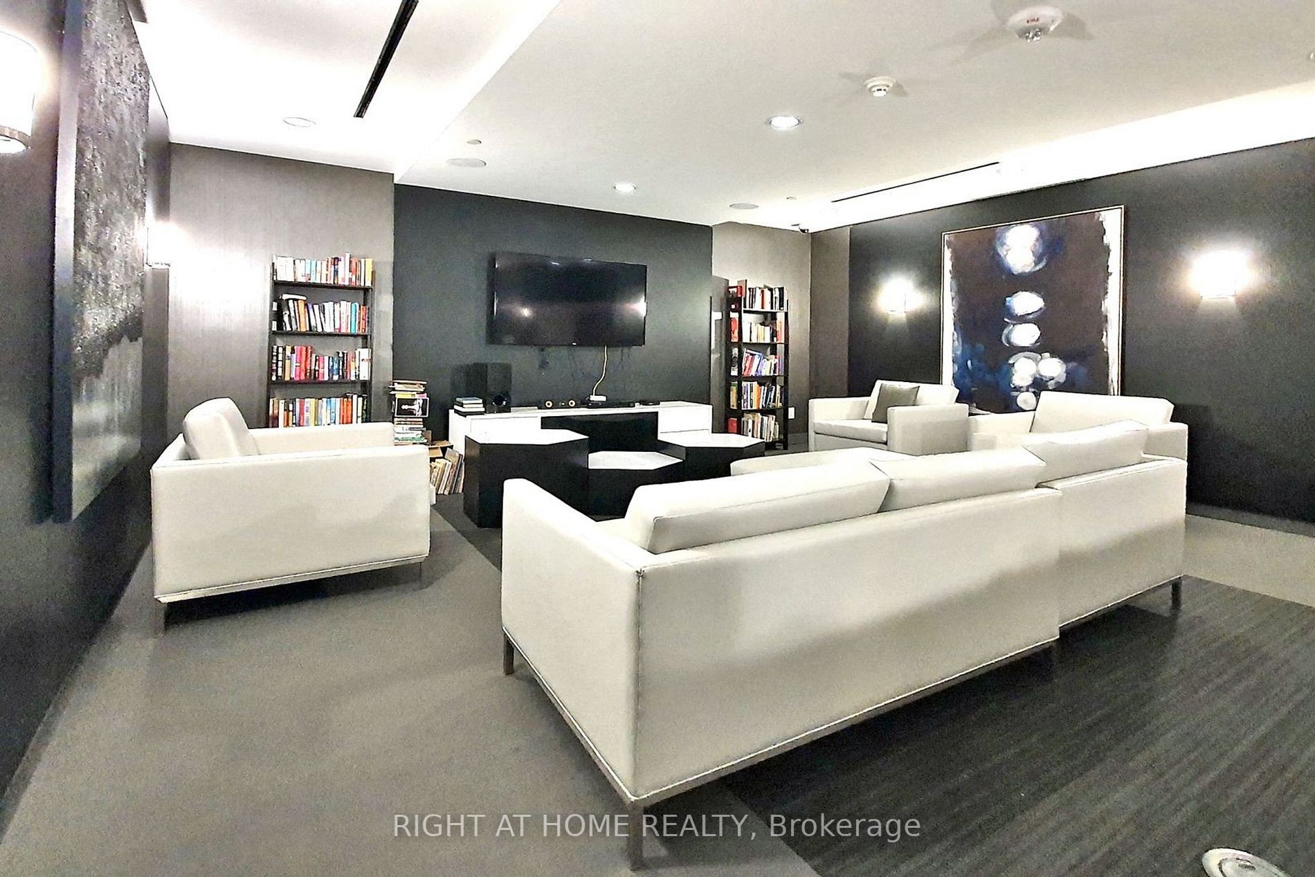 51 East Liberty St 1304