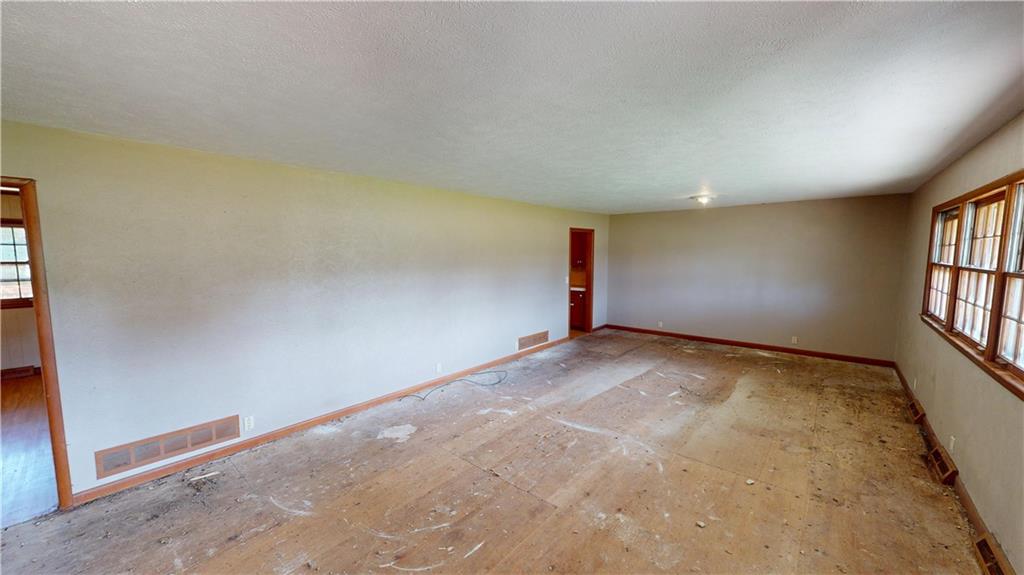1015 E Quincy N/A