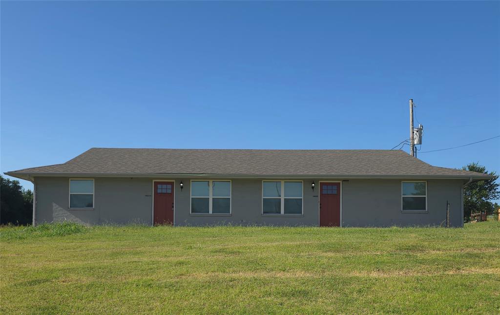 Looking for the perfect balance of city convenience and peaceful living? This beautifully remodeled 2-bedroom, 2-bath duplex offers just that! Located just minutes from I-35, the Selah community, and Norman, you'll enjoy easy access to everything while living in a quiet, comfortable setting.

This home features:

2 spacious bedrooms & 2 full bathrooms

Fresh renovations throughout — move-in ready!

Private storage shed in the backyard for extra space

Whether you're commuting to work or looking to enjoy nearby amenities, this duplex offers the ideal location and modern comfort.

No pet property.