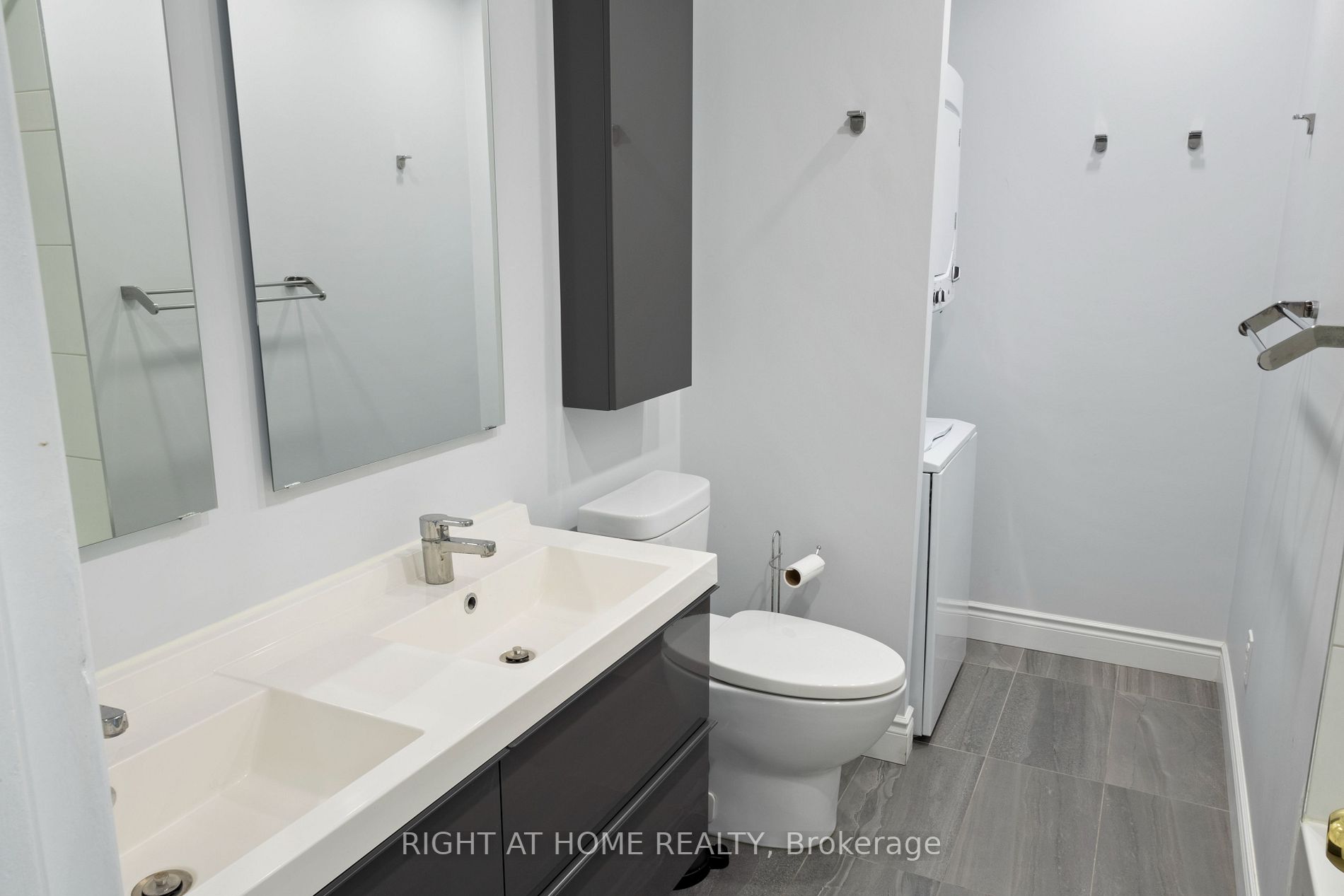 65 Regatta Cres #main