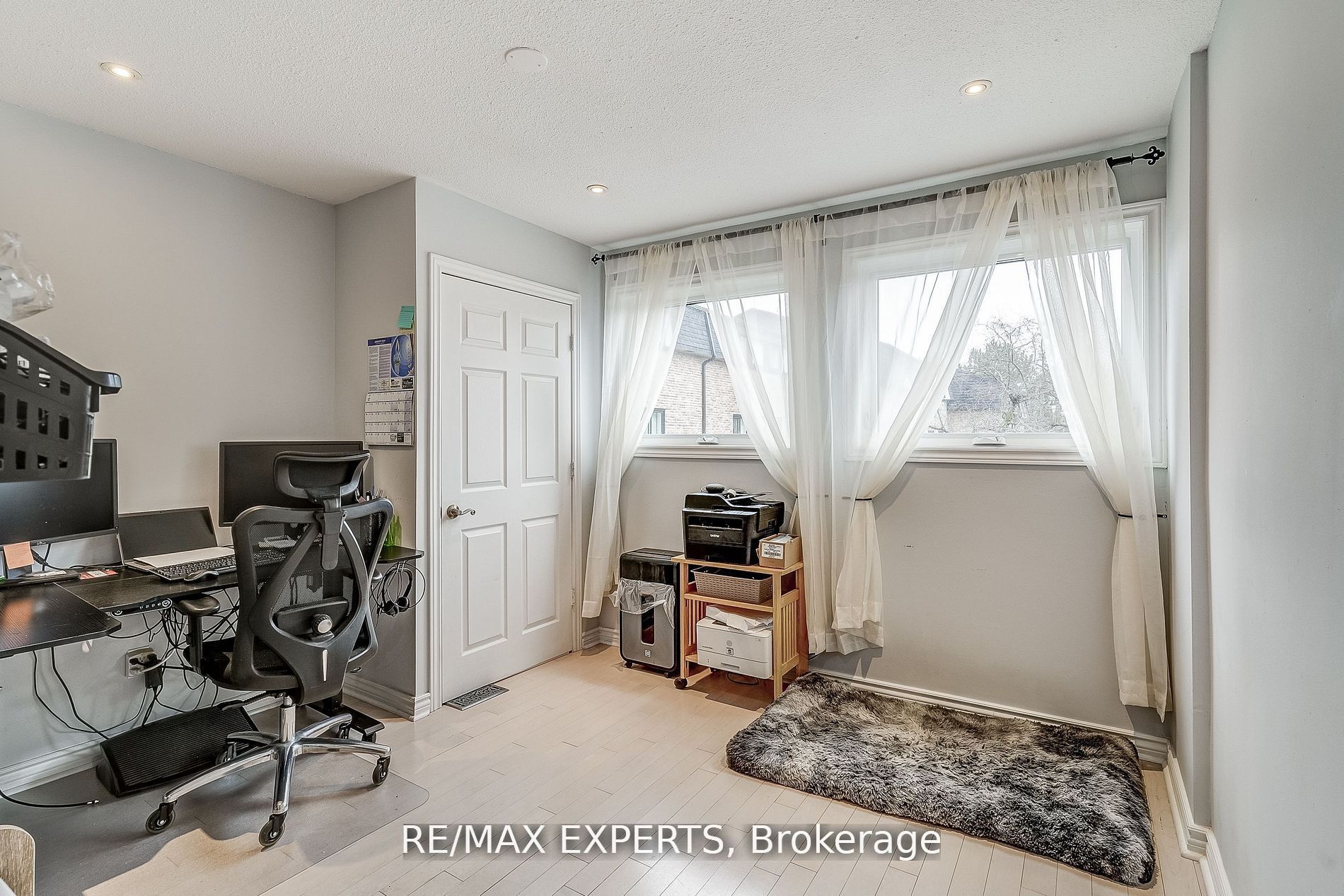 14 Poplar Cres