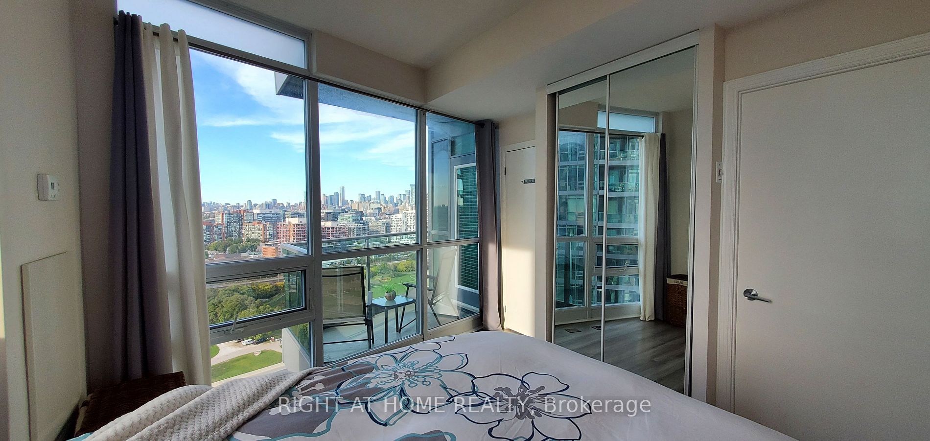 219 Fort York Blvd 2502