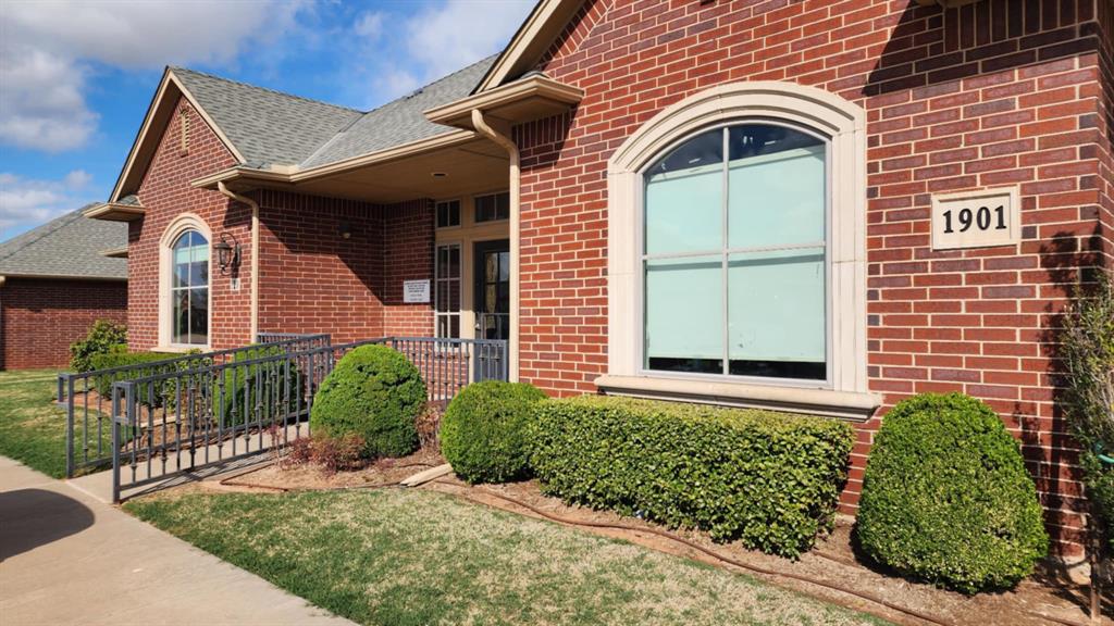 Office spaces are available for lease starting at $500 per month in the highly desirable Bristol Business Park. This location offers an ideal blend of professionalism and convenience, surrounded by a strong community of established businesses and growing entrepreneurs.With quick access to the turnpike and major roadways, commuting is simple for both you and your clients. The property is well-maintained and designed to support productivity, offering a clean and professional environment that creates a strong first impression.Rental rates start at just $2.66 per square foot per month plus CAM, with utilities included, providing a cost-effective, full-service office solution without unexpected expenses. One- to three-year lease terms are available and negotiable. Please note that spaces are not divisible.Tenants enjoy a range of included amenities, including utilities, Wi-Fi, cleaning service for common areas, ample parking, shared restrooms, a shared conference room, and a shared kitchen, all contributing to a convenient and efficient workspace.Whether you are a solo professional, small business owner, or growing team, this property offers flexibility and value in one of Edmond’s most active business corridors.