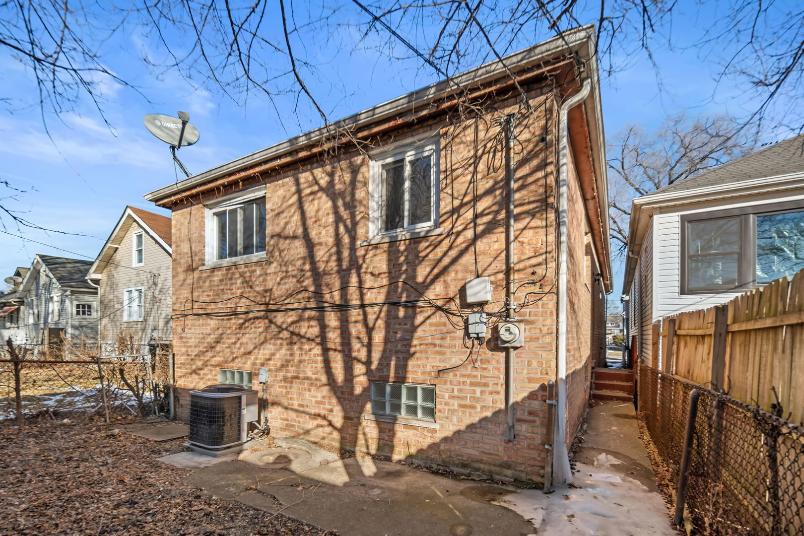 10214 S La Salle Street