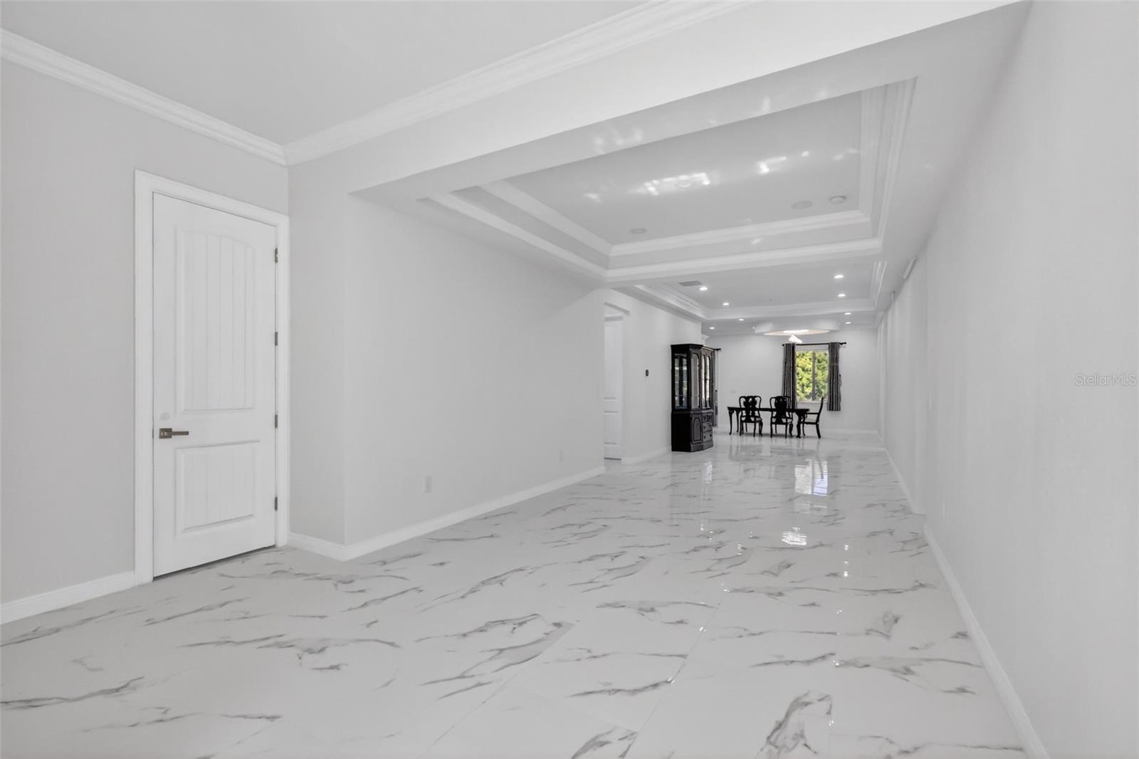 588 Dowling Circle