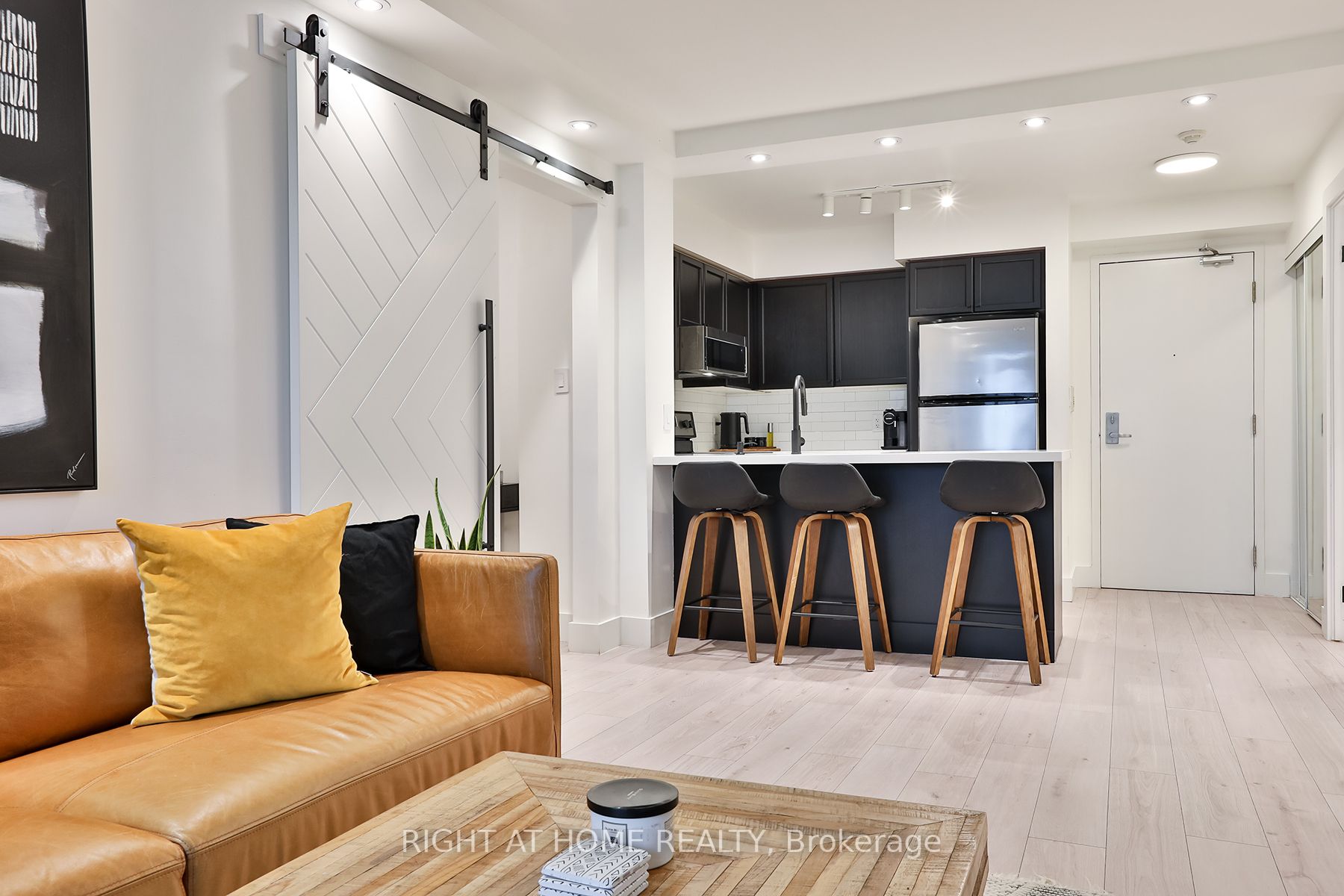 88 Grangeway Ave 2506