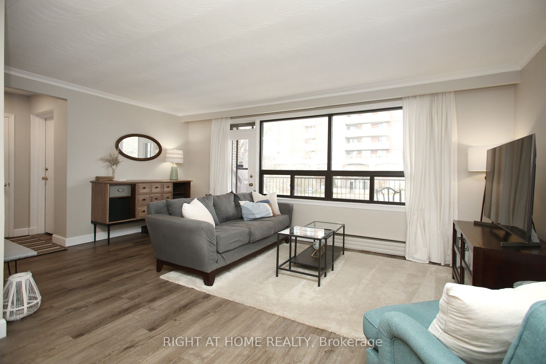 339 E Sheppard Ave 2