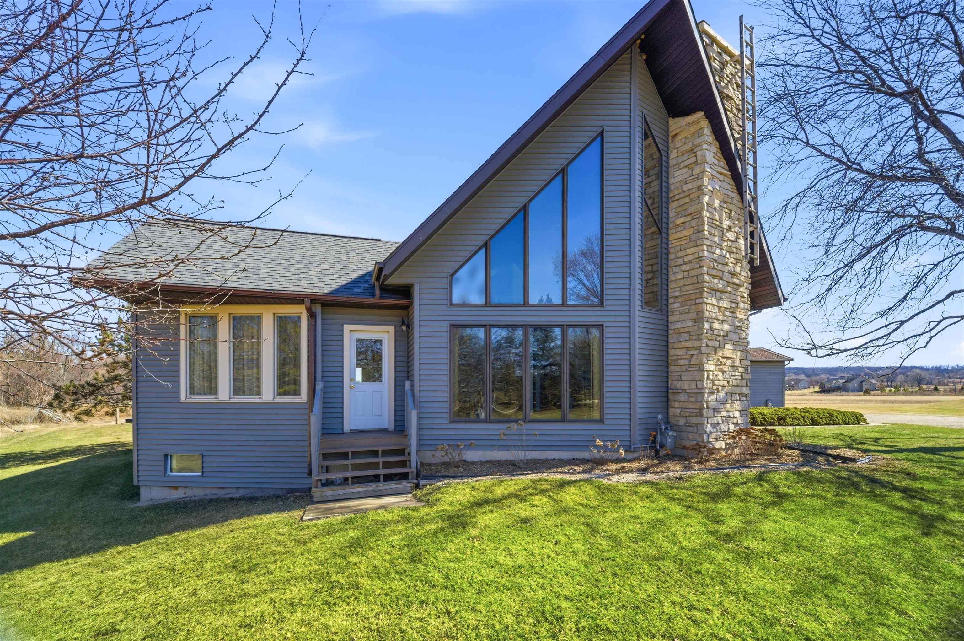 N4640 Lakeshore Drive